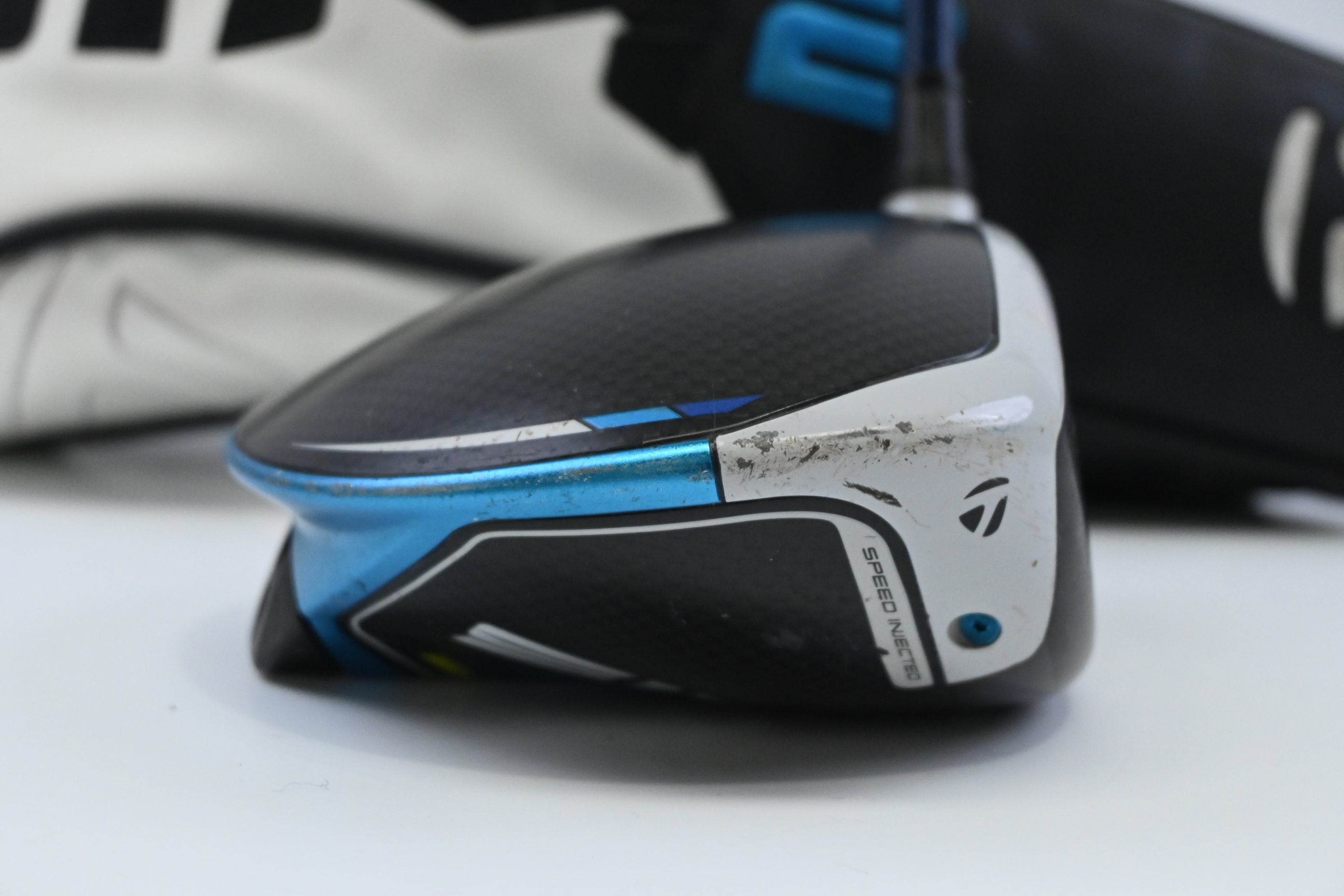 Taylormade SIM2 Max Driver / 9 Degree / Stiff Flex Fujikura Ventus Blue 5 Shaft
