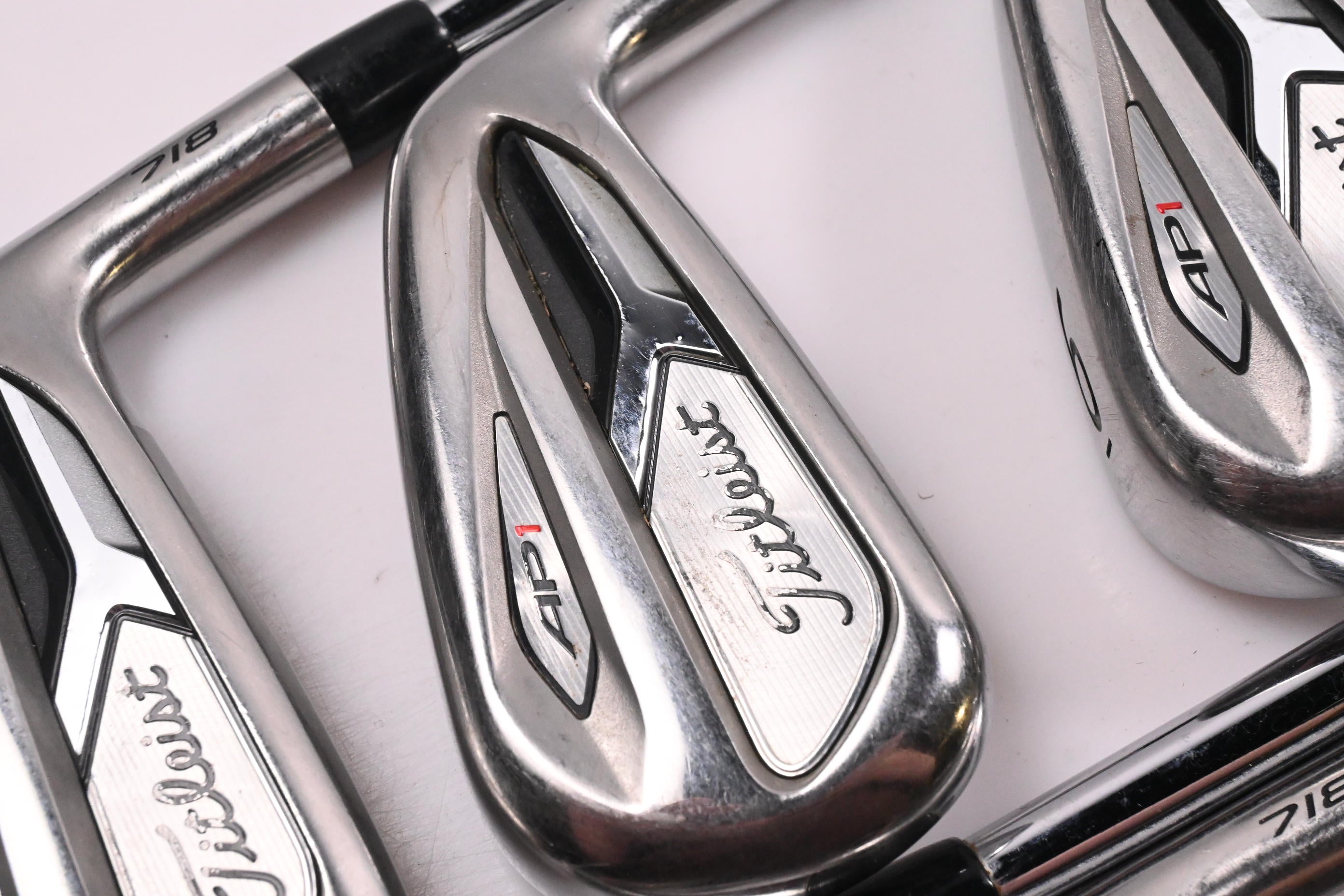 Titleist 718 AP1 Irons / 4-PW+48° / Regular Flex AMT Tour White R300 Shafts