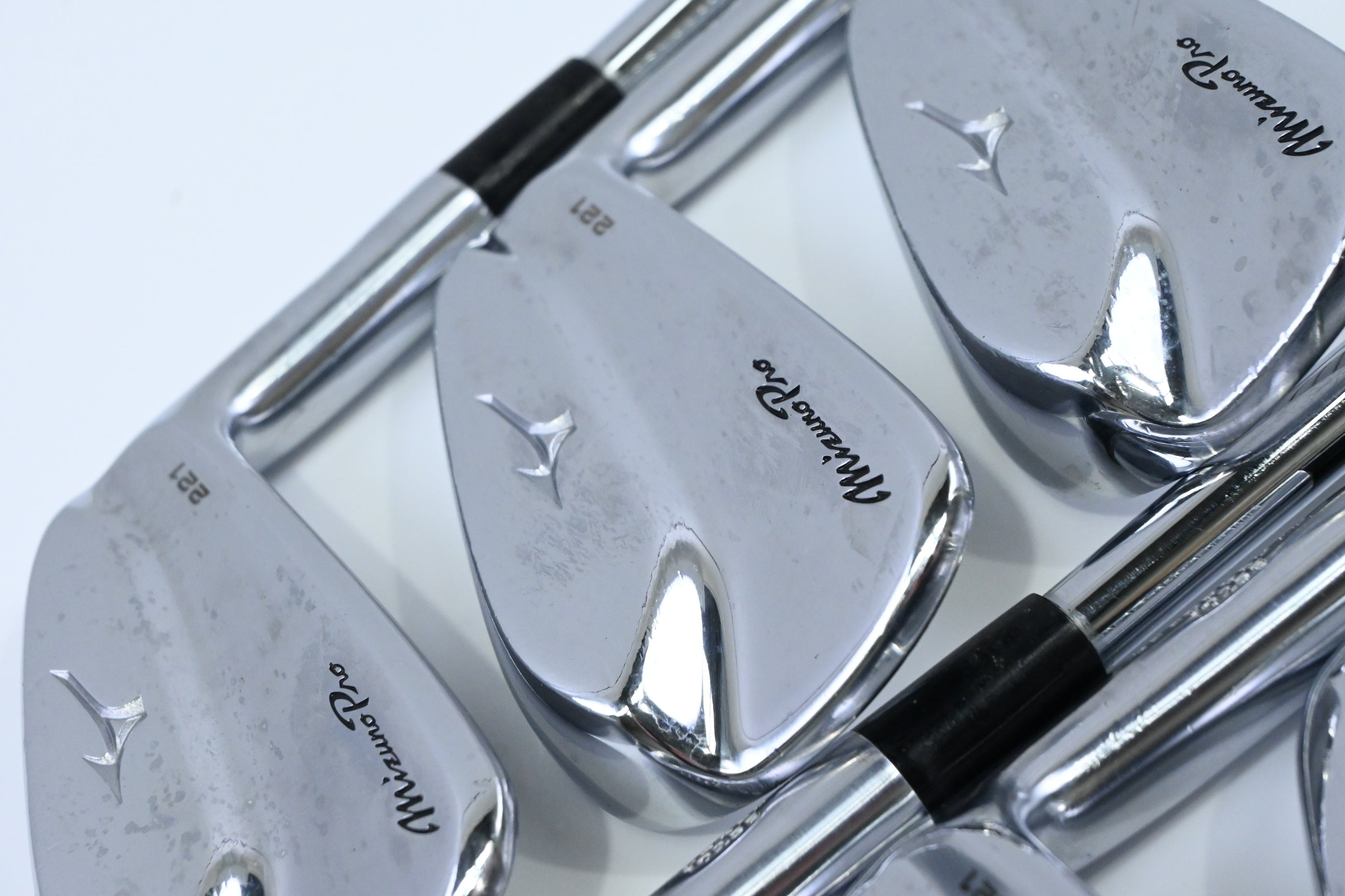 Mizuno Pro 221 Irons / 5-PW / Stiff Flex Dynamic Gold S300 Shafts