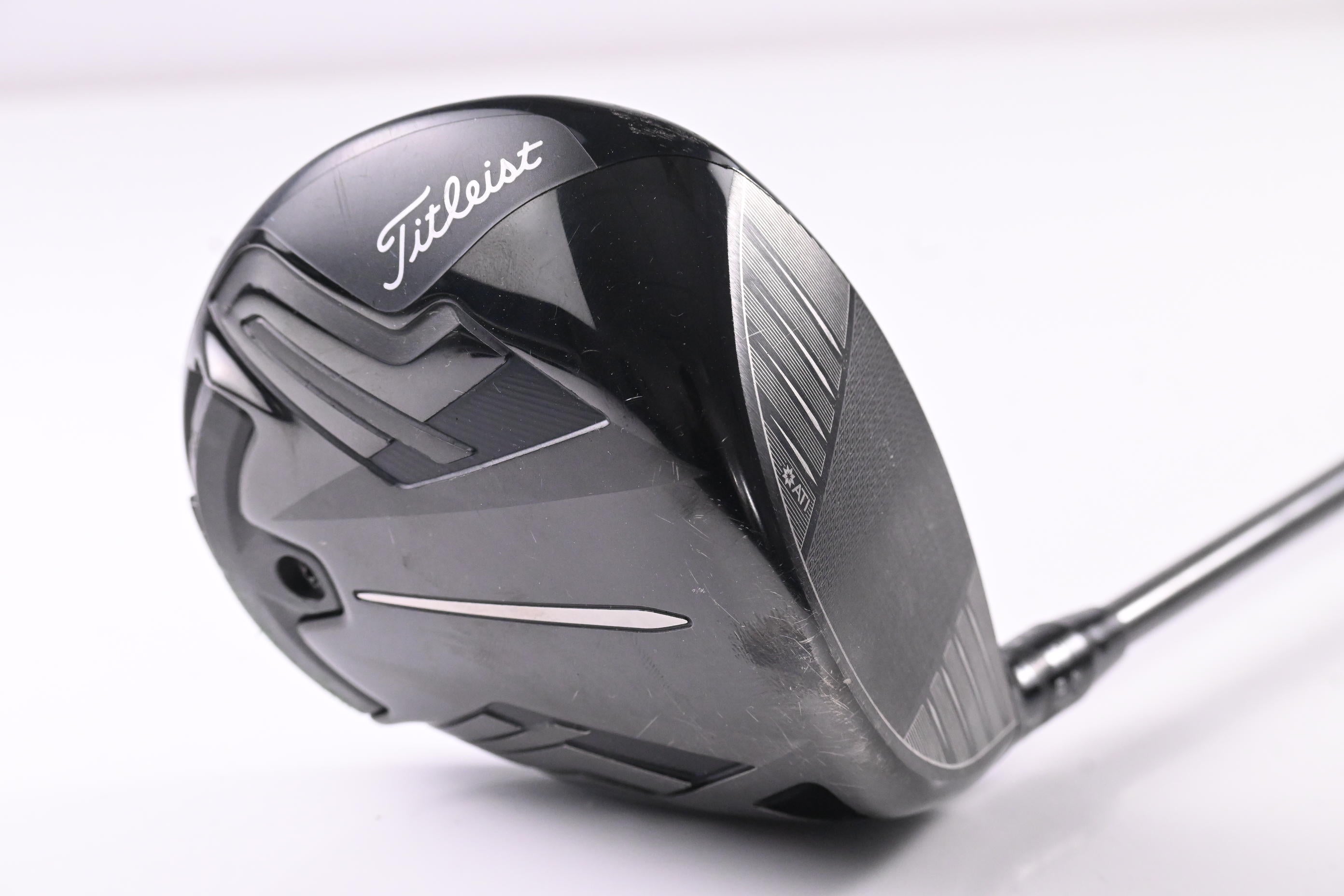 Titleist TSi3 Driver / 10 Degree / Regular Flex Diamana M+ Red 50 Shaft