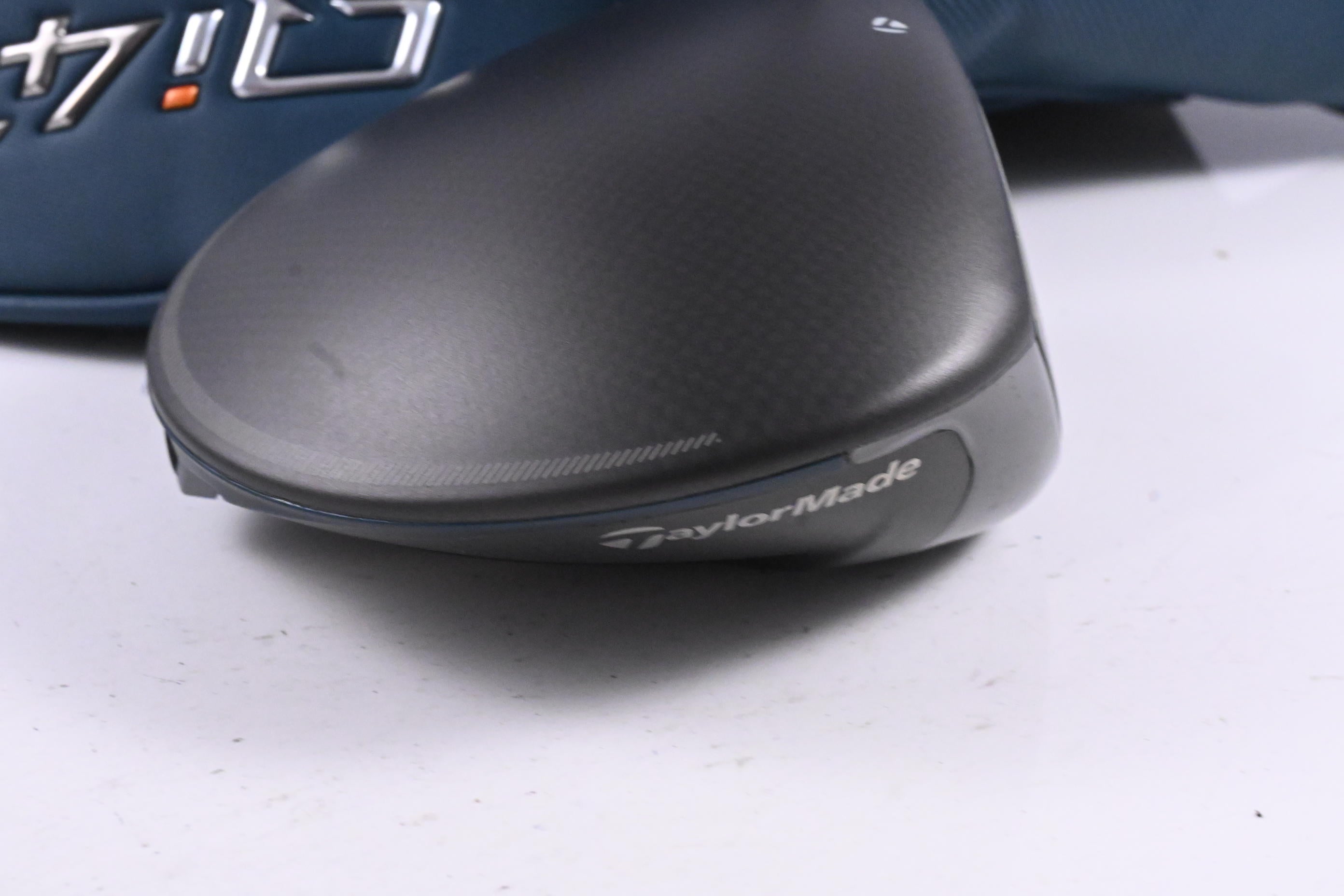 Taylormade Qi4D Driver / 10.5 Degree / X-Flex Graphite Design Tour AD FI 6 Shaft