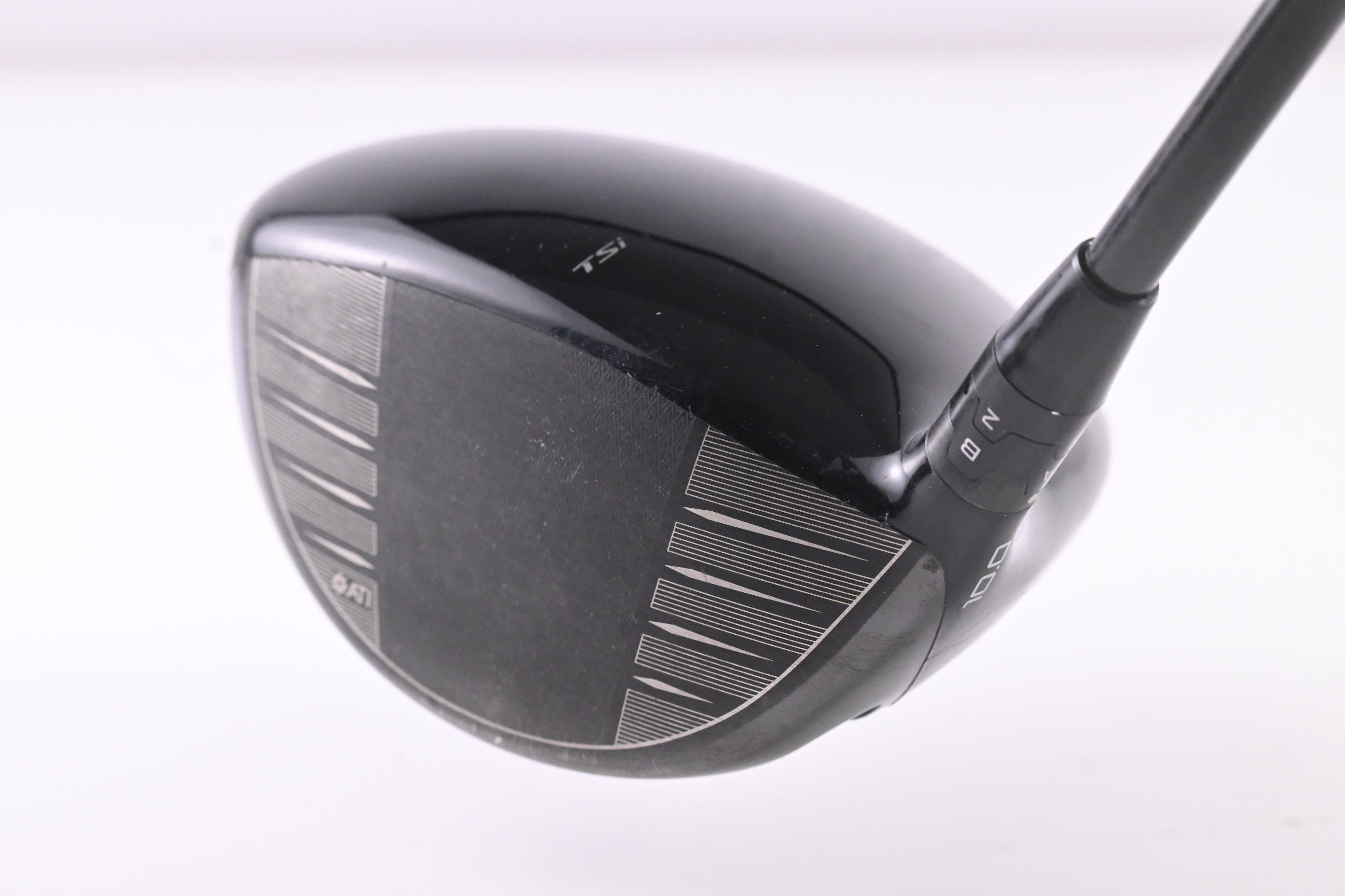 Titleist TSi3 Driver / 10 Degree / Regular Flex Diamana M+ Red 50 Shaft