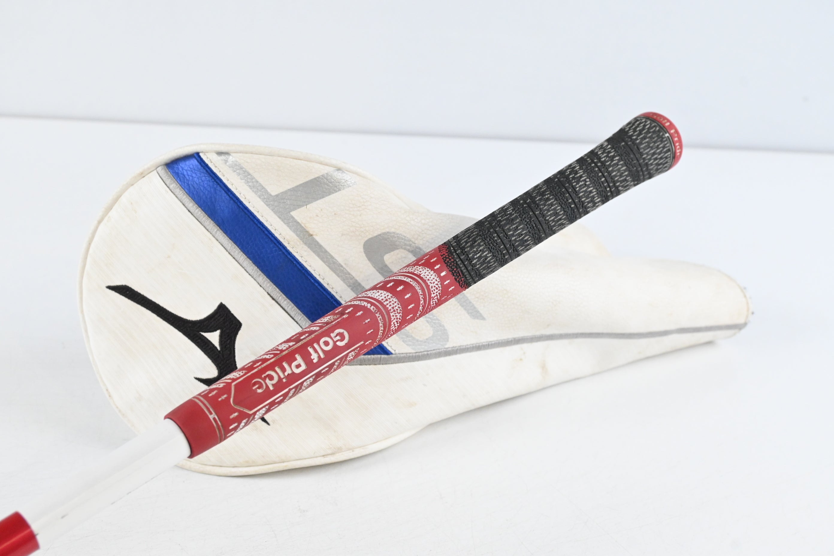 Mizuno ST-X 220 2022 Driver / 10.5 Degree / Regular Flex Aldila Ascent 50 Shaft