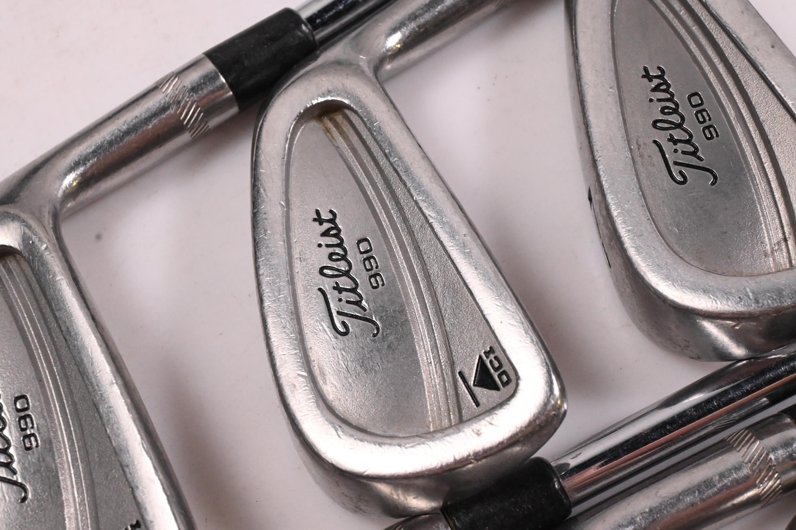 Titleist DCI 990 Irons / 5-PW / Stiff Flex Dynamic Gold SensiCore S400 Shafts