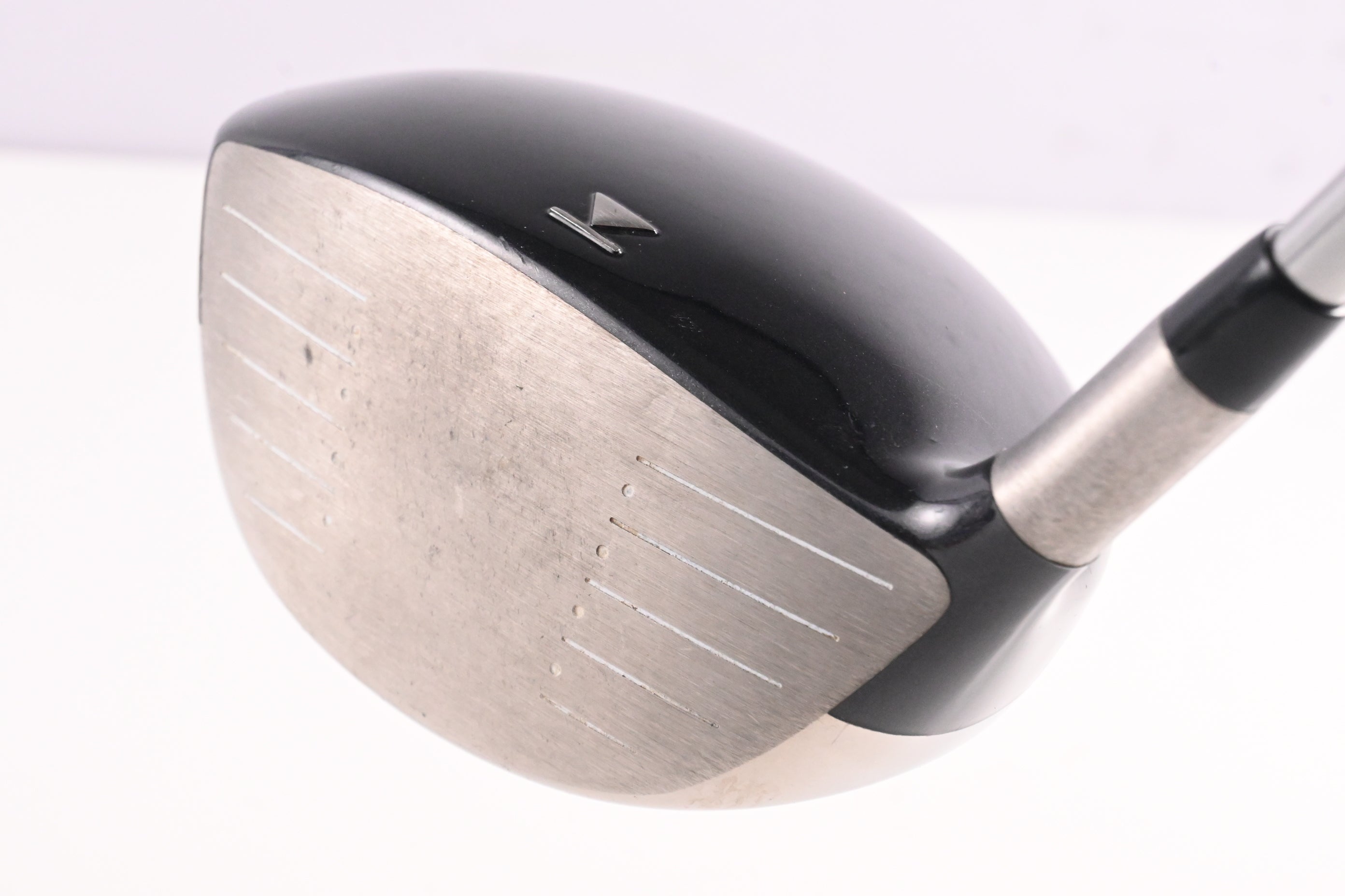 Titleist 909 D3 Driver / 8.5 Degree / Regular Flex Diamana Graphite Shaft