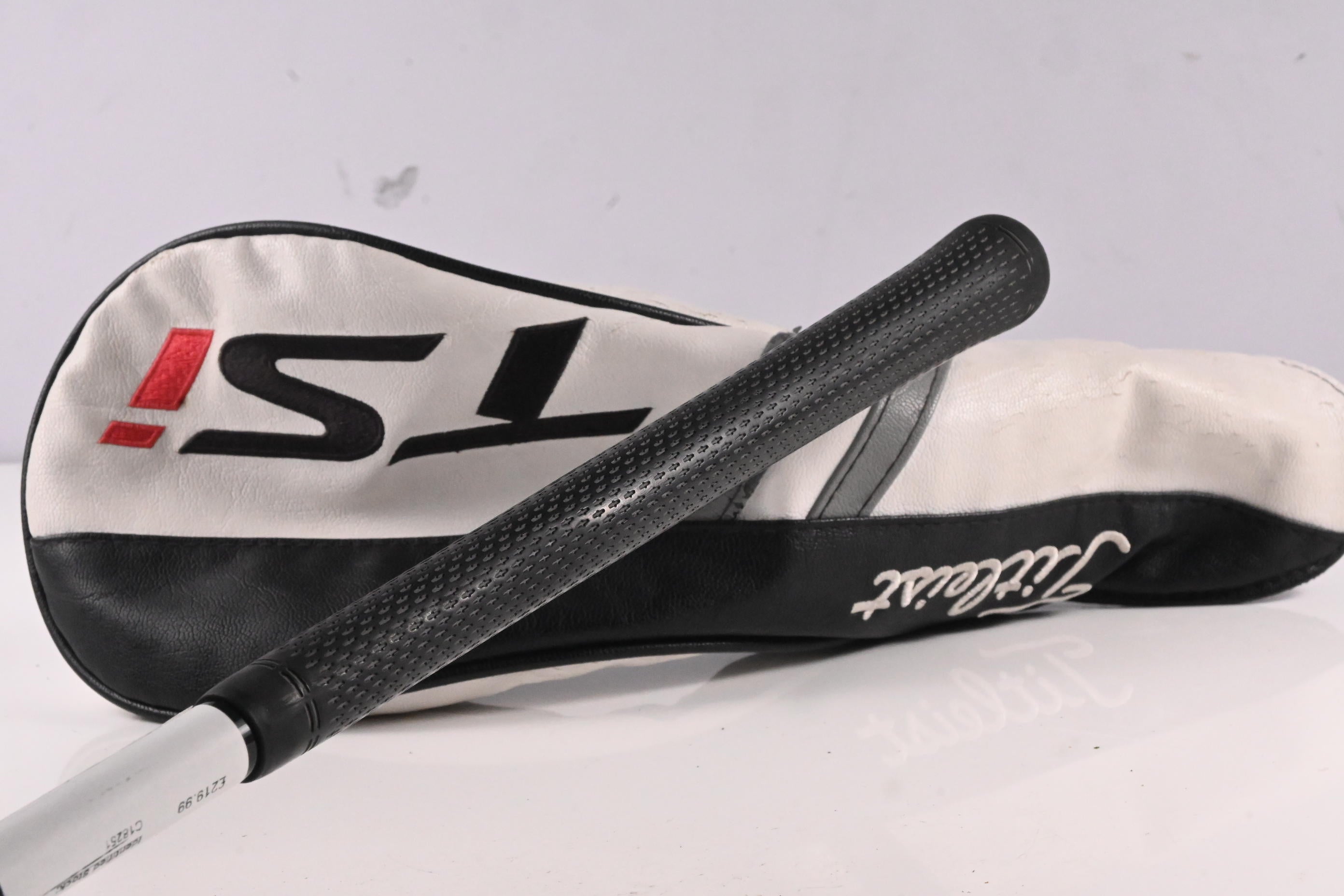 Titleist TSi2 Driver / 9 Degree / Stiff Flex HZRDUS Smoke Black RDX 60 Shaft