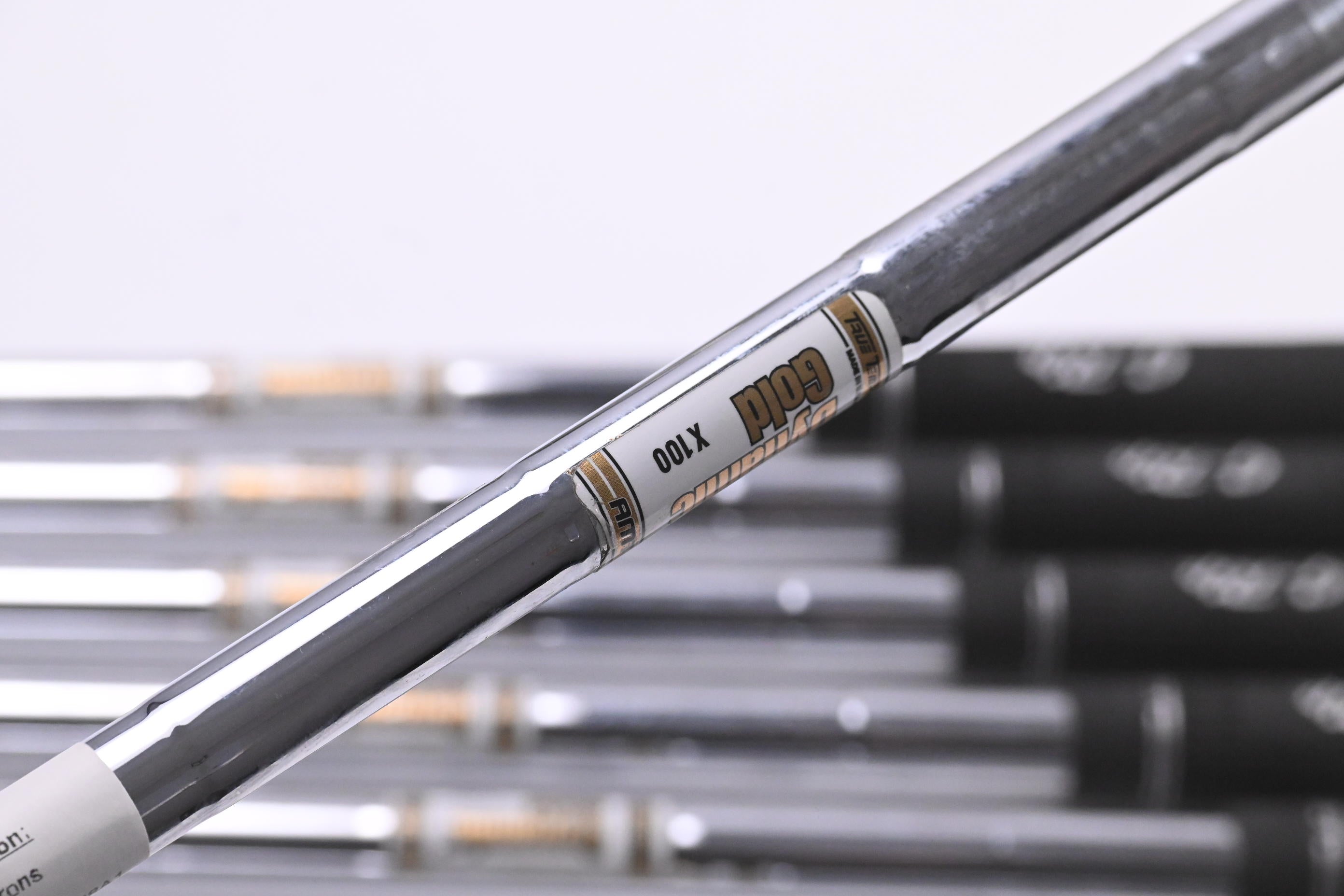 Wilson FG Tour V6 / 100 Combo Irons / 4-PW / X-Flex Dynamic Gold X100 Shafts