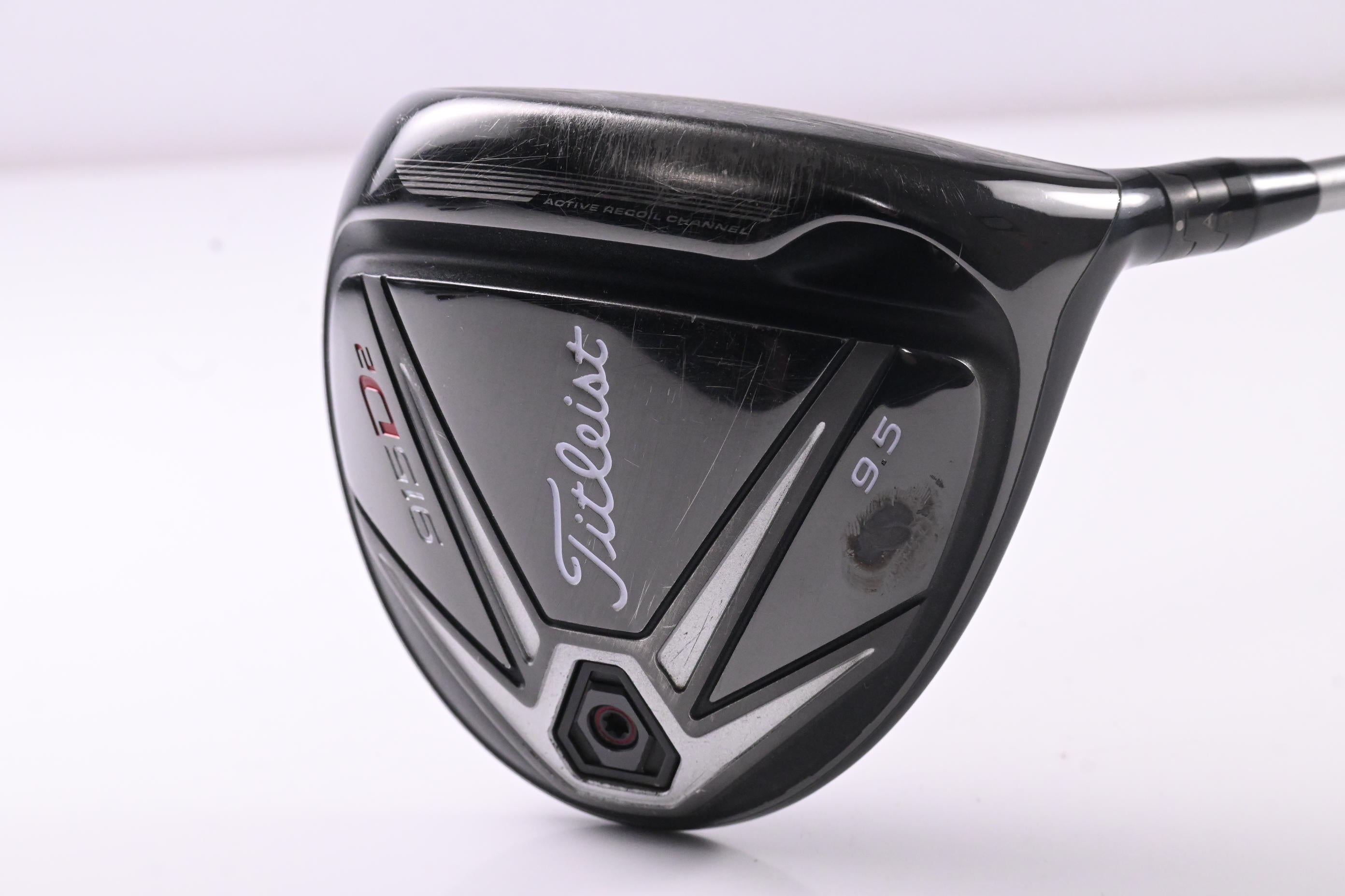 Titleist 915 D2 Driver / 9.5 Degree / Regular Flex Diamana M+ Red 50 Shaft