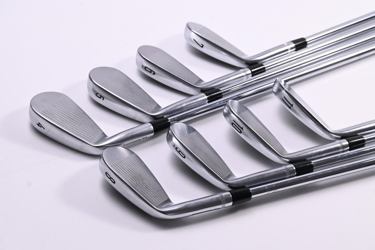 Callaway Apex CB 24 Irons / 4-PW+GW / Stiff Flex N.S.Pro Modus 3 120 Shafts