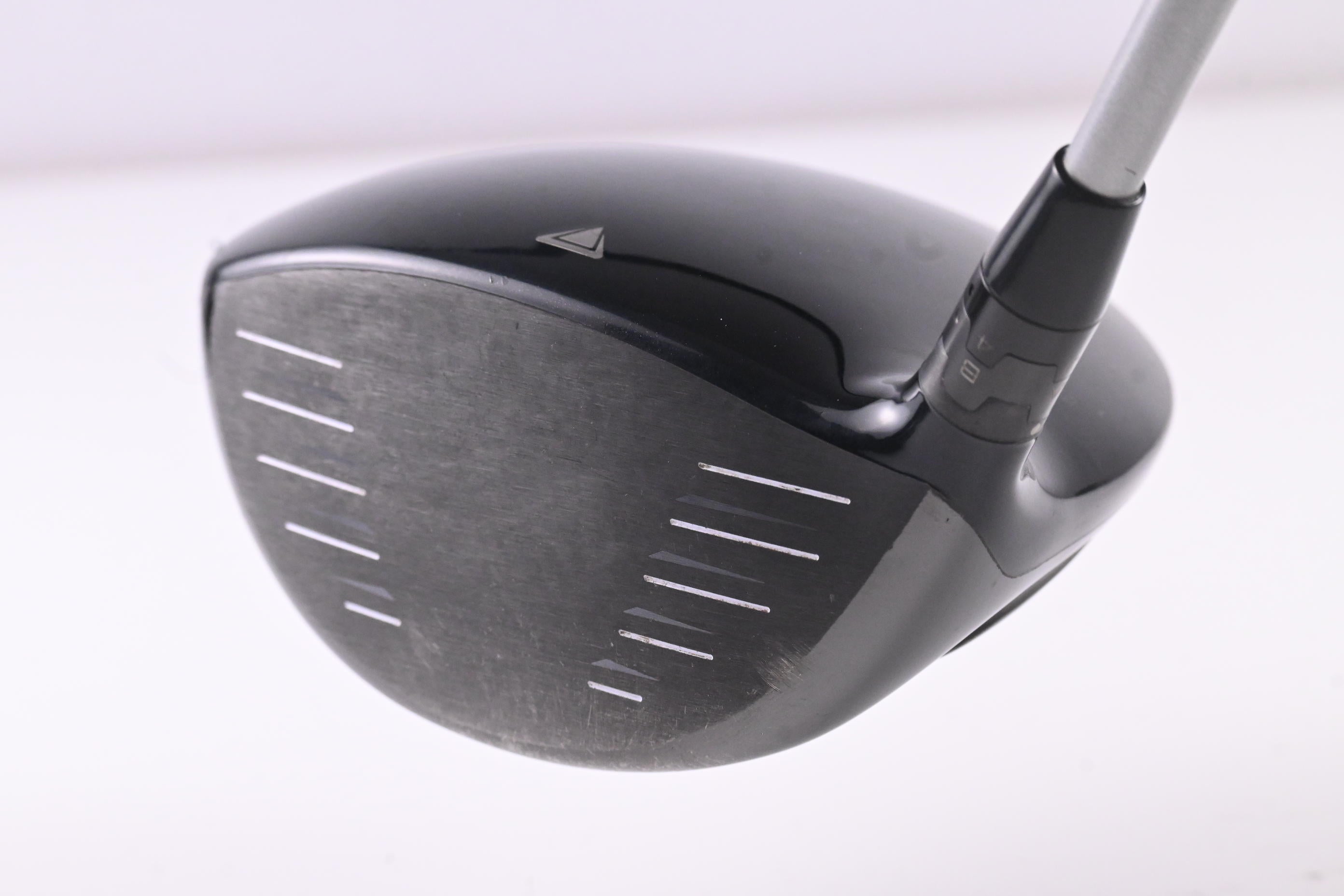 Titleist 915 D2 Driver / 9.5 Degree / Regular Flex Diamana M+ Red 50 Shaft