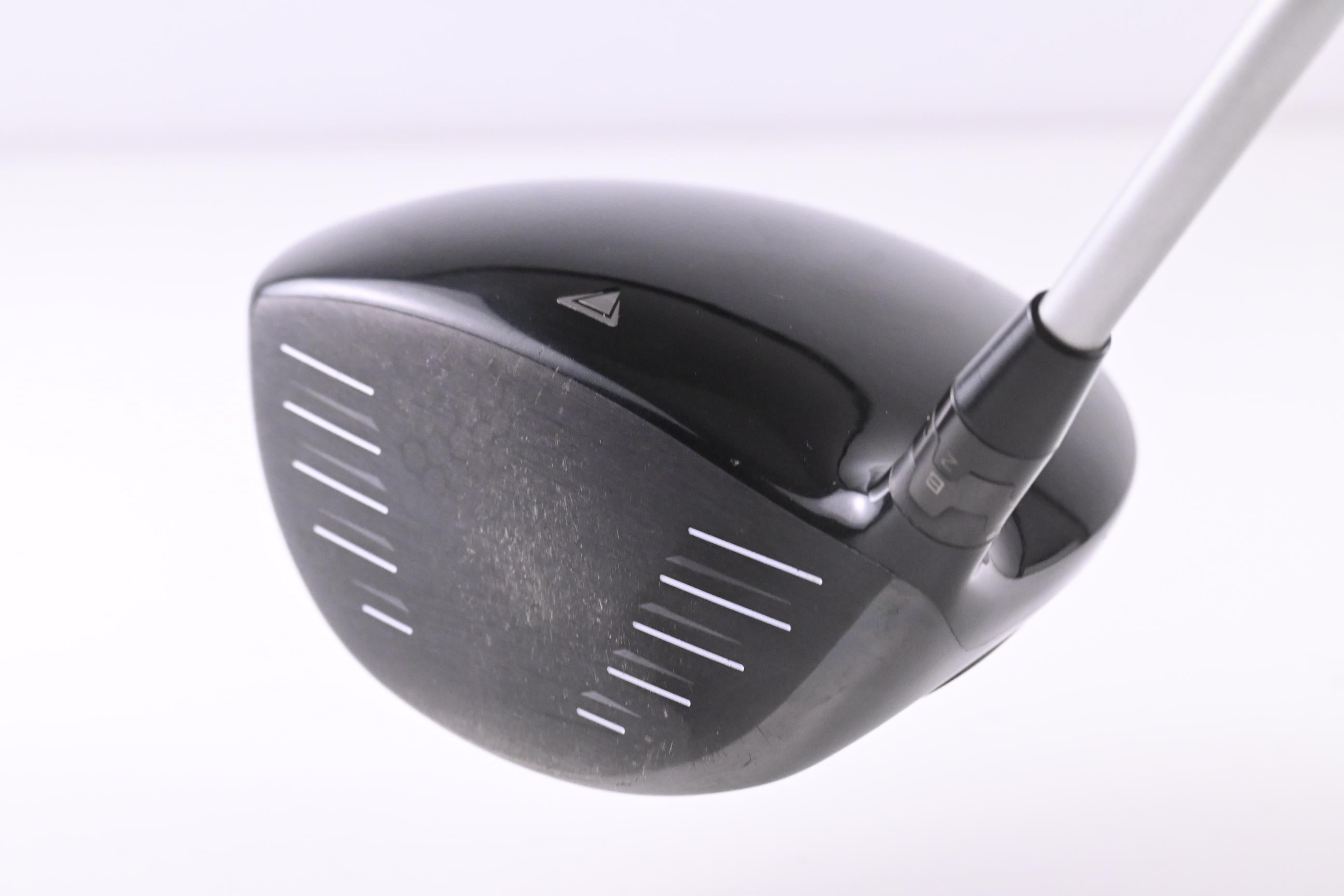 Titleist 915 D2 Driver / 9.5 Degree / Stiff Flex Diamana Red Board M Plus 50