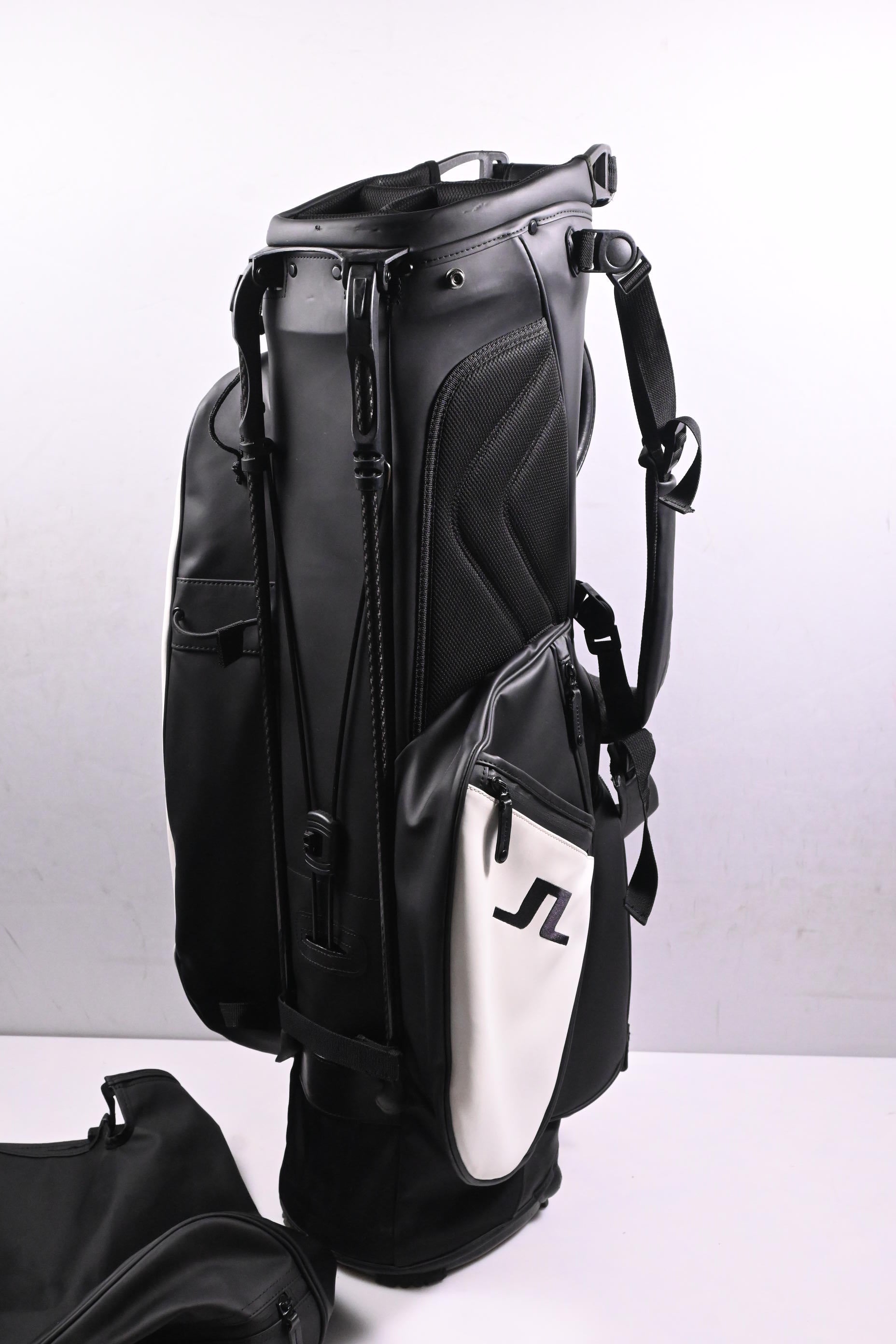 J Lindeberg x Vessel Stand Bag / 6-Way Divider / Black, White