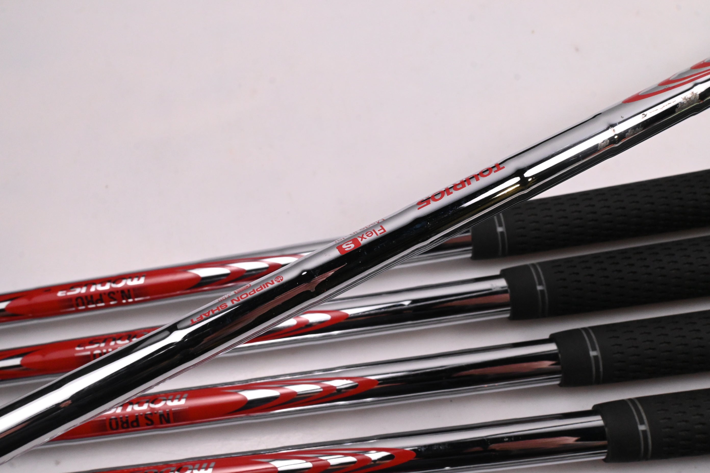 Honma TR20 V Irons / 4-PW / Stiff Flex N.S.Pro Modus3 Tour 105 Shafts