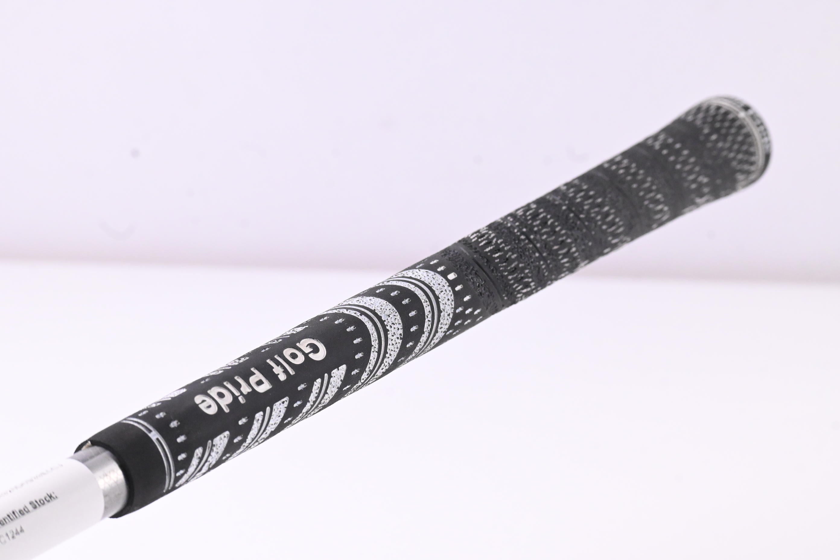 Titleist 915 D2 Driver / 9.5 Degree / Regular Flex Diamana M+ Red 50 Shaft