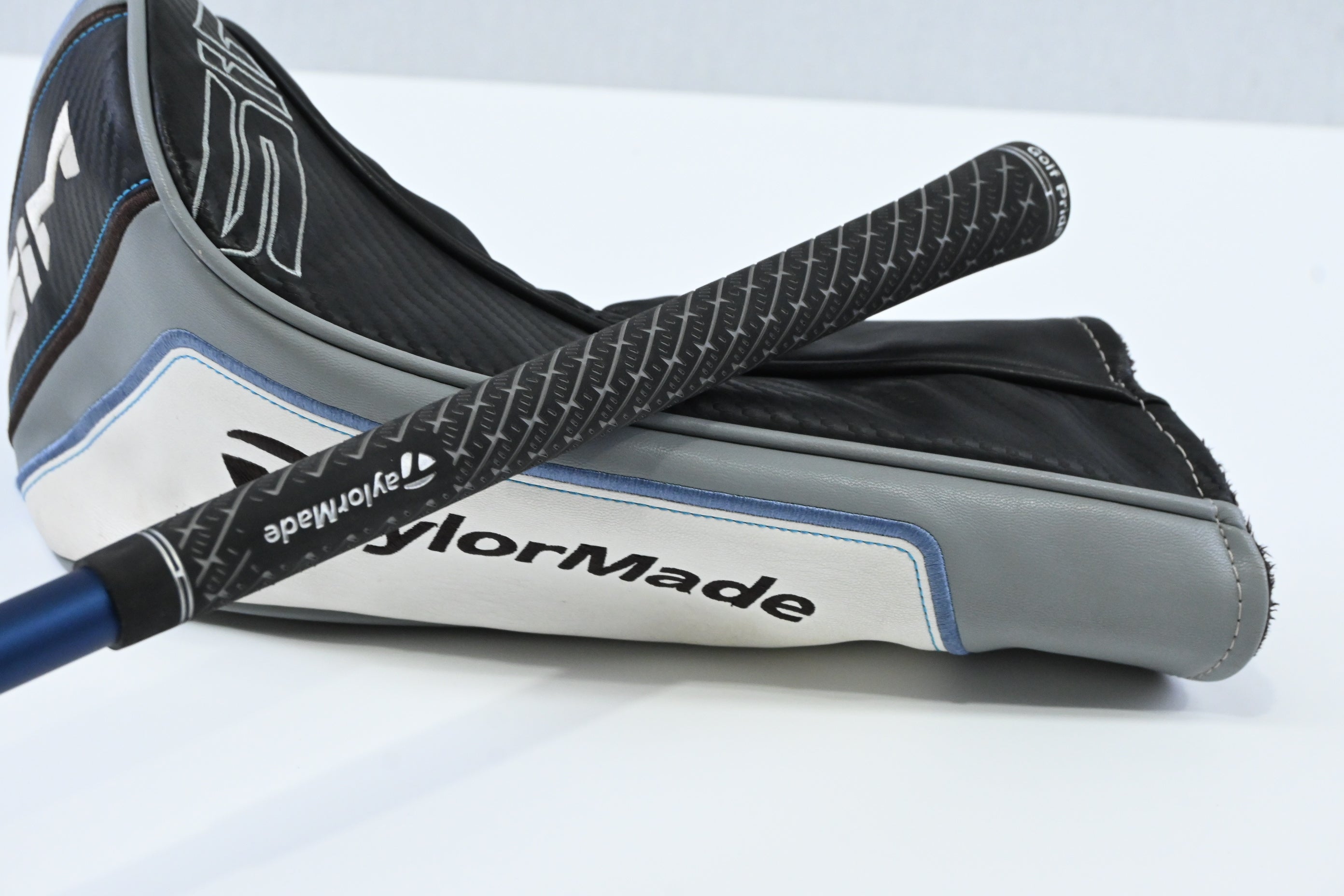 Taylormade SIM Driver / 9 Degree / Regular Flex Fujikura Ventus Blue 5 Shaft