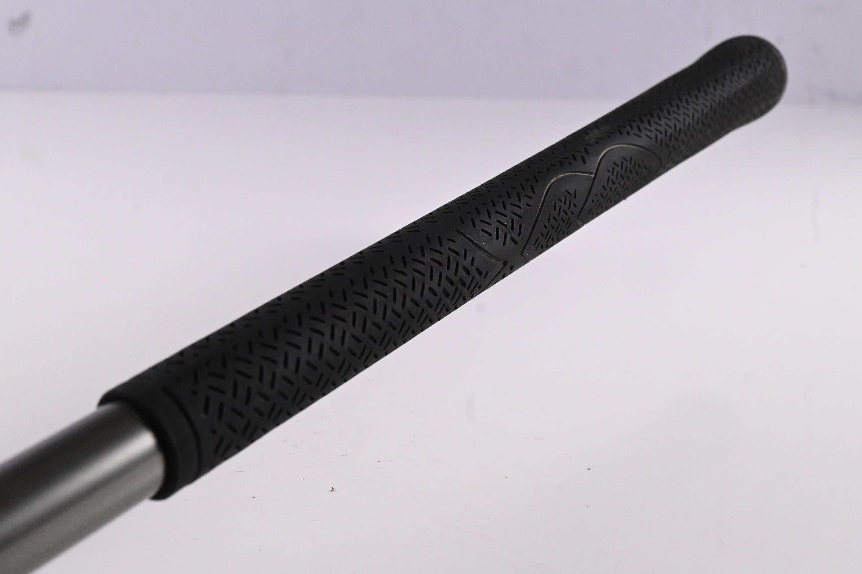 Taylormade XR-05 Driver / 10.5 Degree / Regular Flex  XR 05 Super Lite Shaft