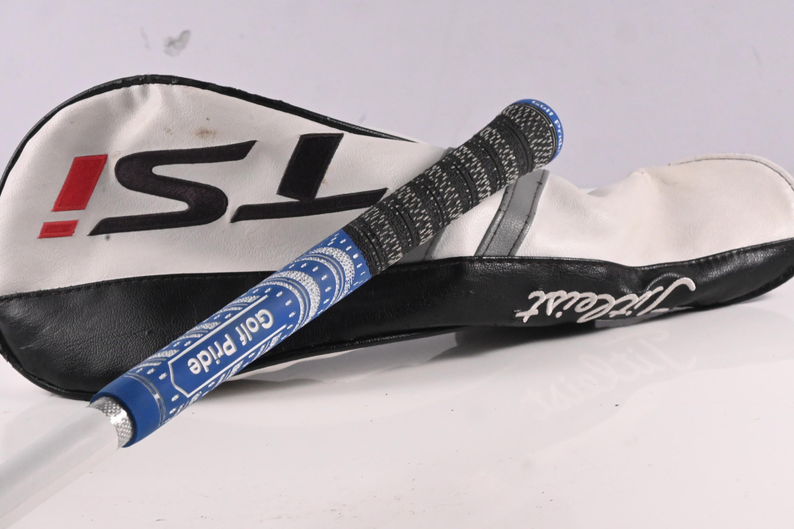 Titleist TSi3 Driver / 10 Degree / Stiff Flex Tensei AV Raw Blue 65 Shaft