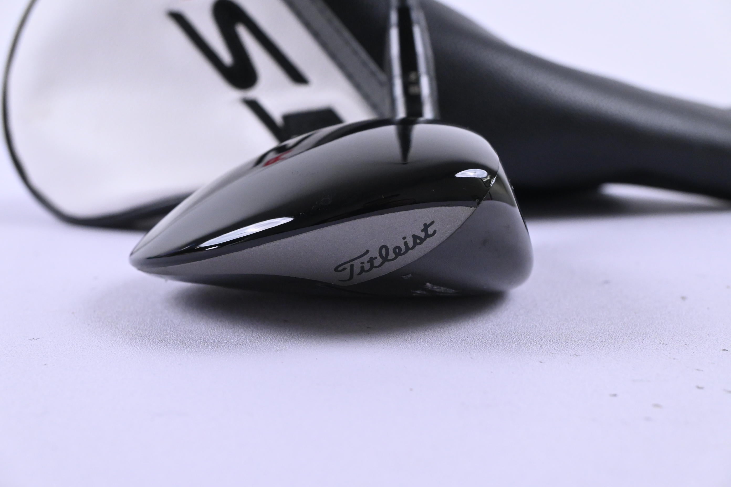 Titleist TSR1 #5 Wood / 18 Degree / Regular Flex HZRDUS Gen4 Red CB 60 Shaft