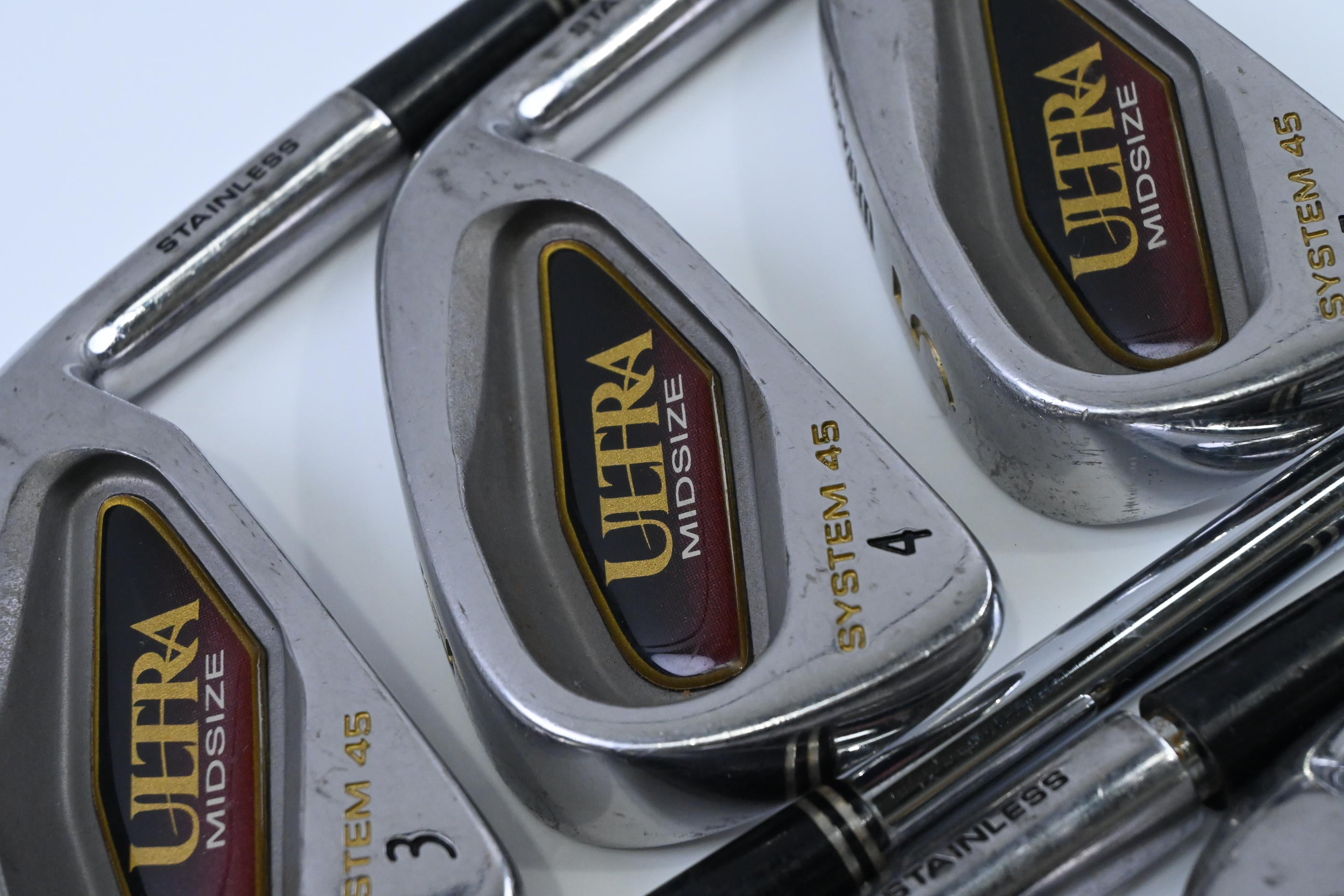 Wilson Ultra Midsize System 45 Irons / 3-9 / Regular Flex Wilson Ultra Shafts