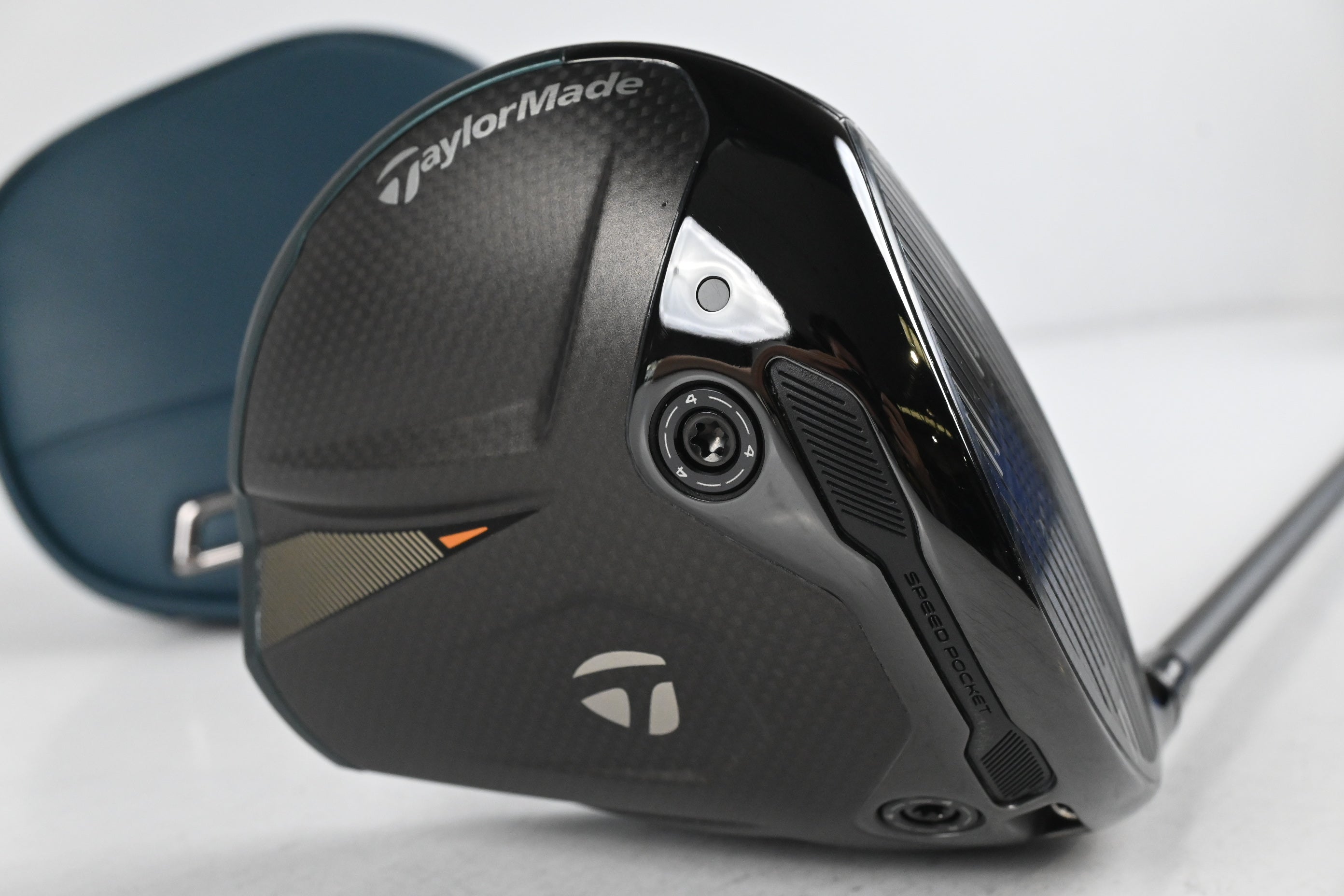 Taylormade Qi4D Driver / 9 Degree / Stiff Flex Kai'li Dark Waves CB Blue 60 Shaft