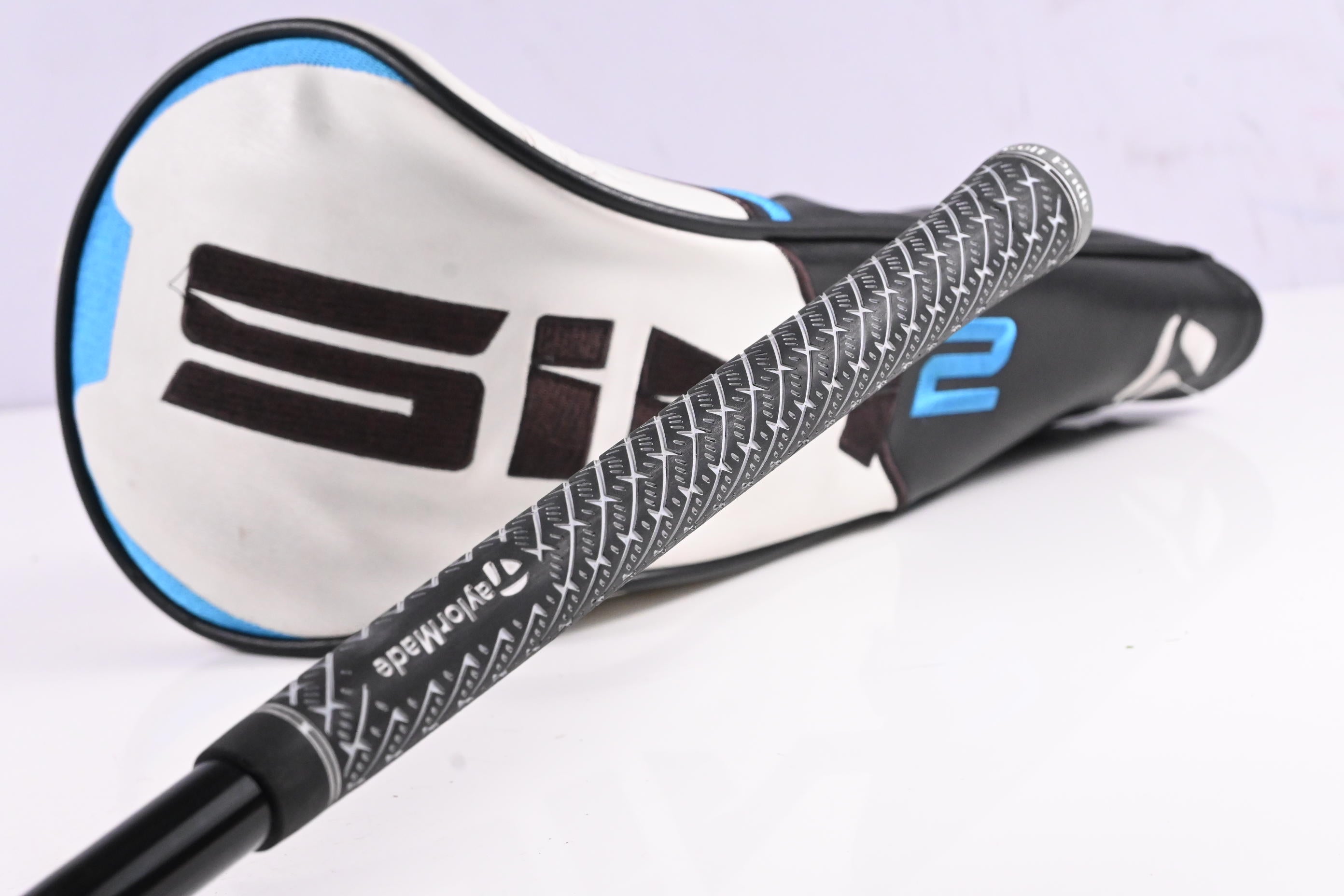 Taylormade SIM2 Max Driver / 9 Degree / X-Flex Kuro Kage Silver 60 Shaft
