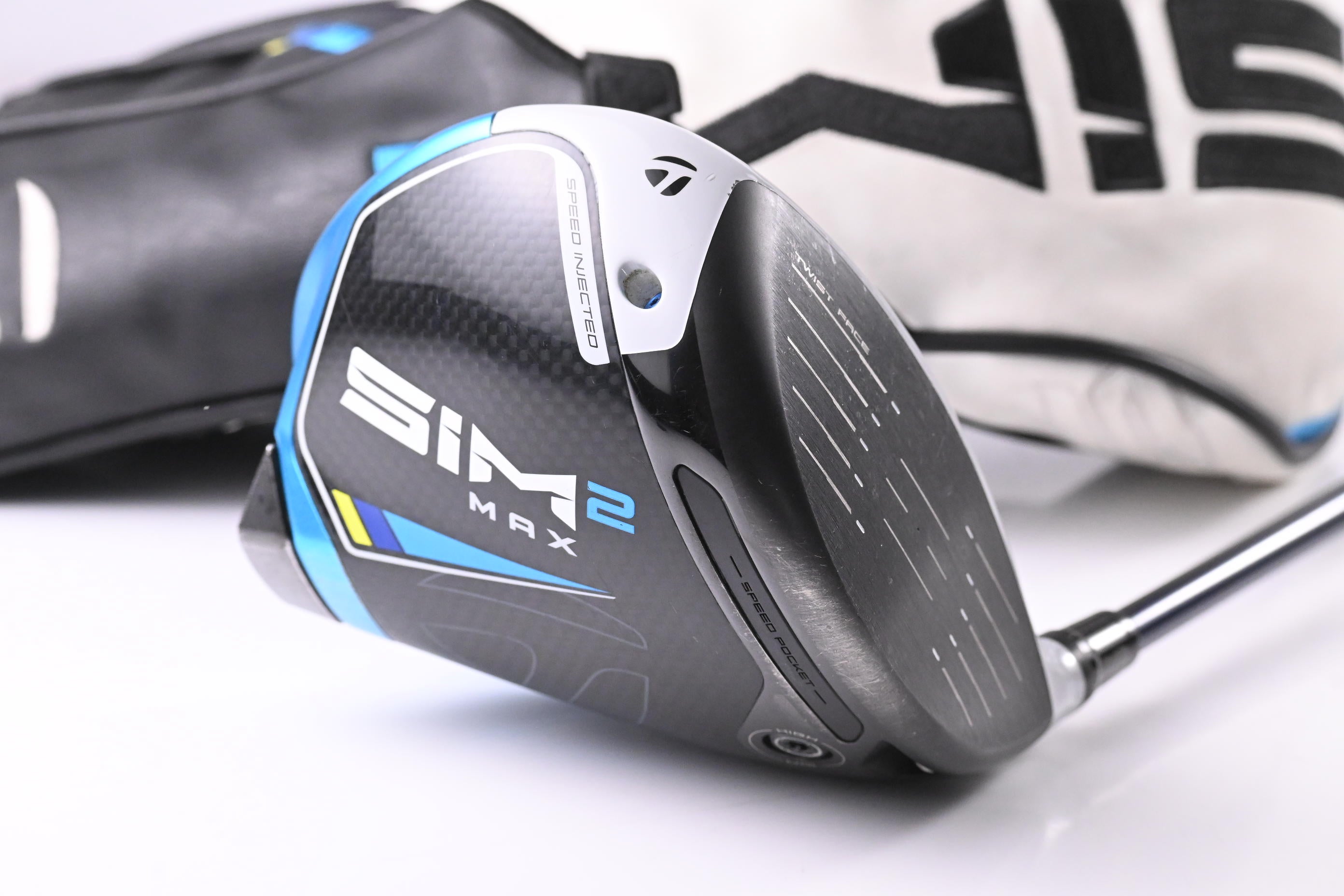 Taylormade SIM2 Max Driver / 10.5 Degree / Regular Flex Fujikura Ventus Blue 5