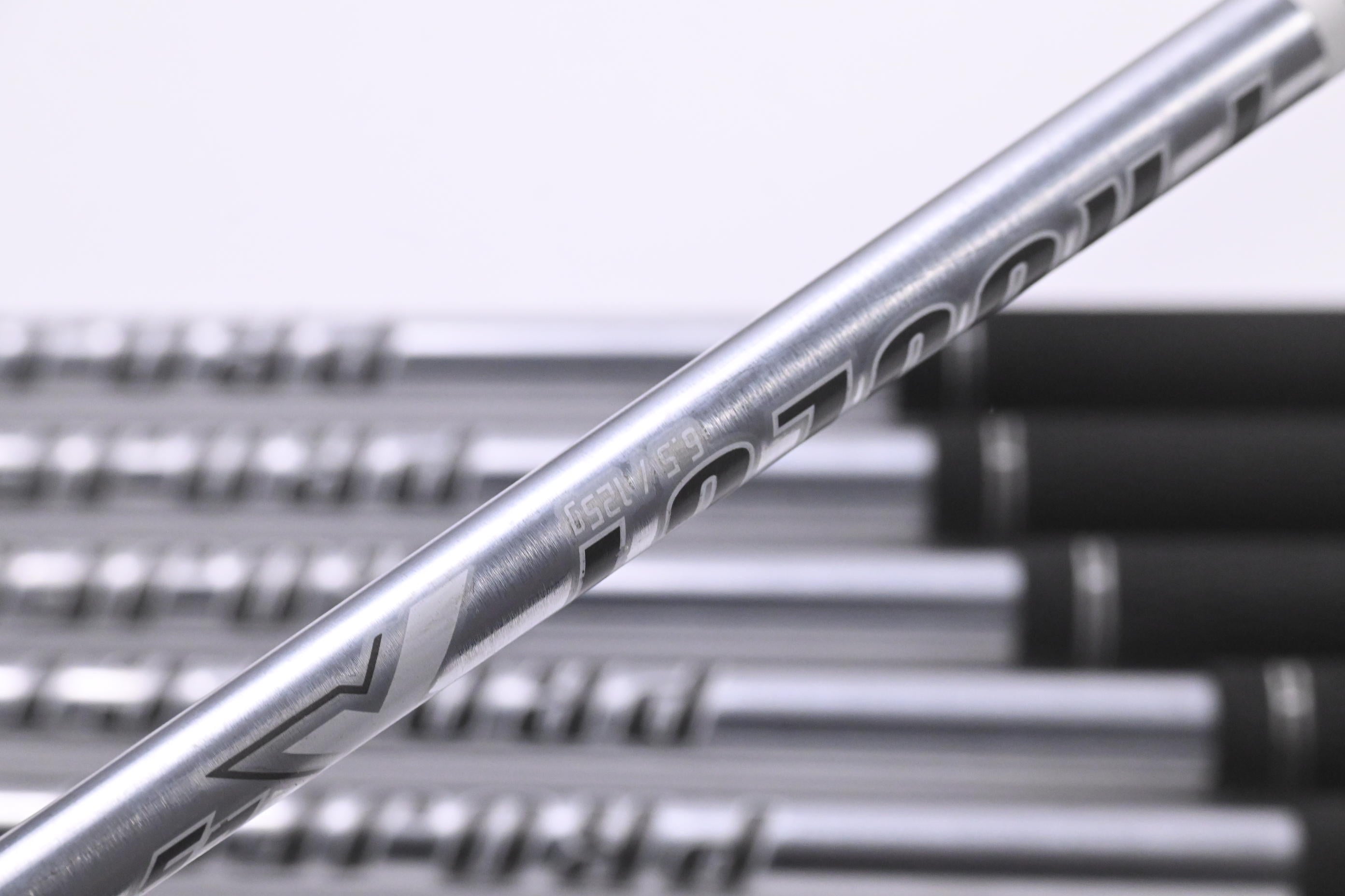 Wilson Staff Model CB 2024 Irons / 4-9i / X-Flex Project X LS 125 Shafts