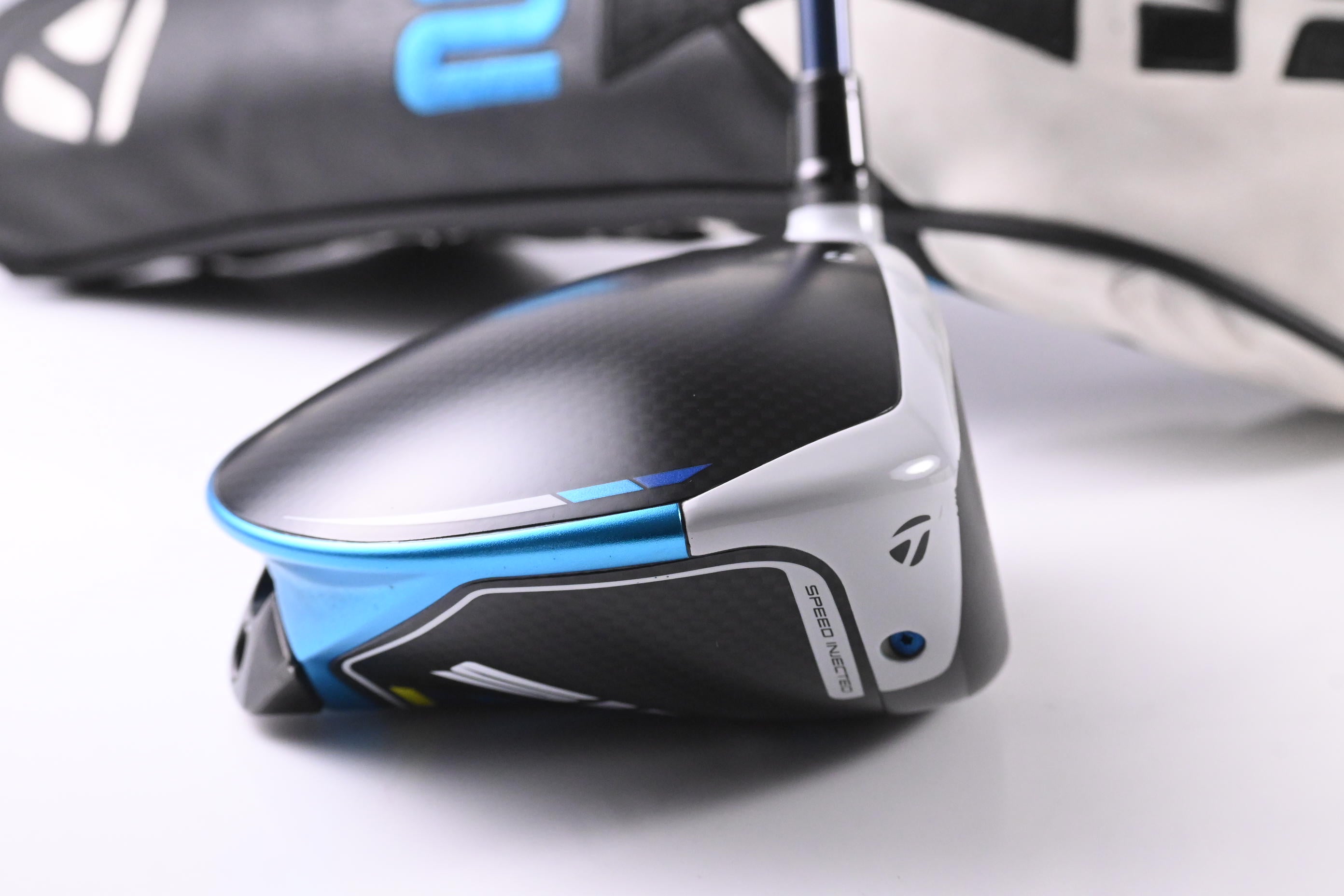 Taylormade SIM2 Max Driver / 10.5 Degree / Regular Flex Fujikura Ventus Blue 5
