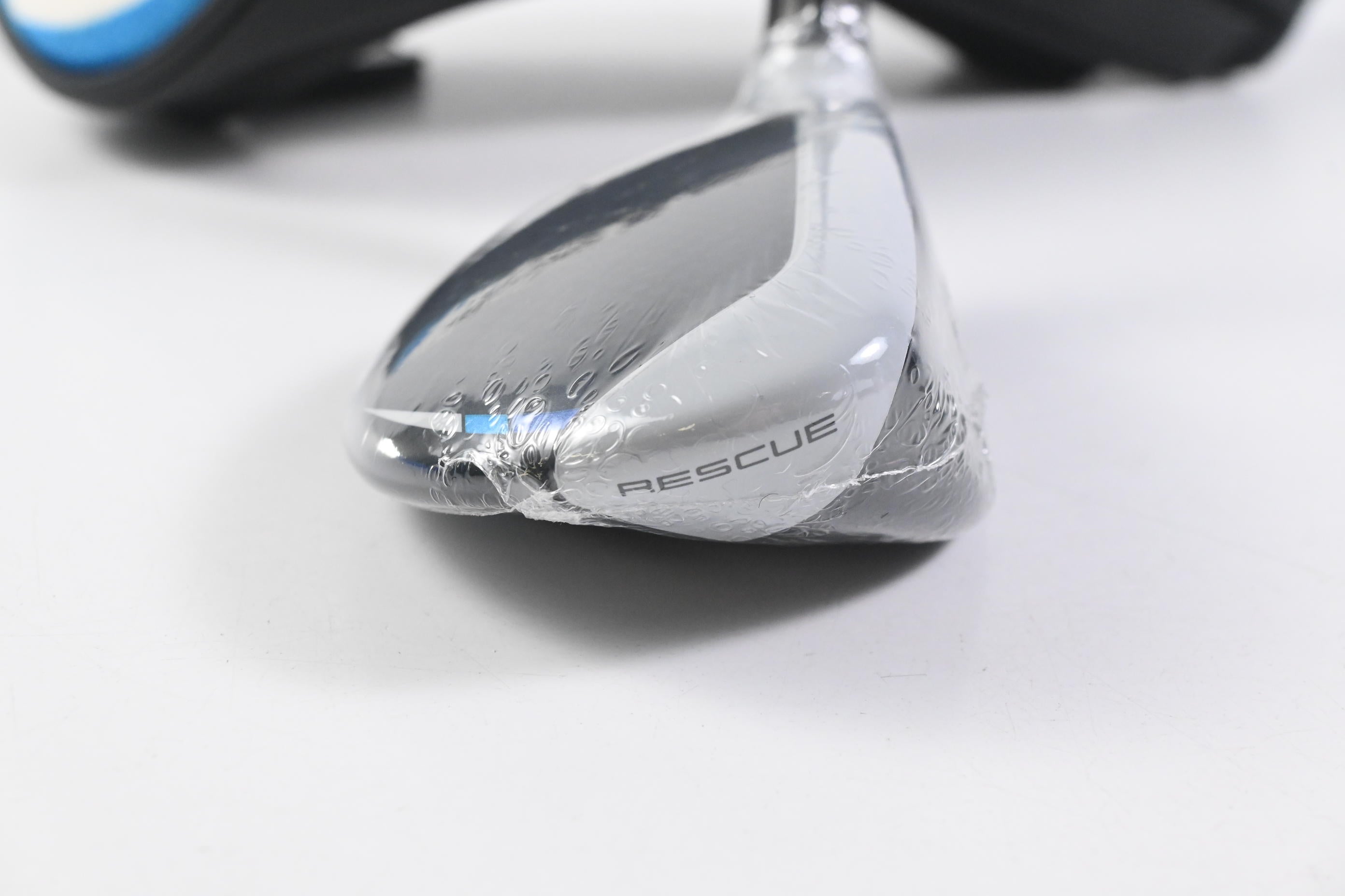 Taylormade SIM2 Max #3 Hybrid / 19 Degree / Stiff Flex Ventus Blue 7 Shaft