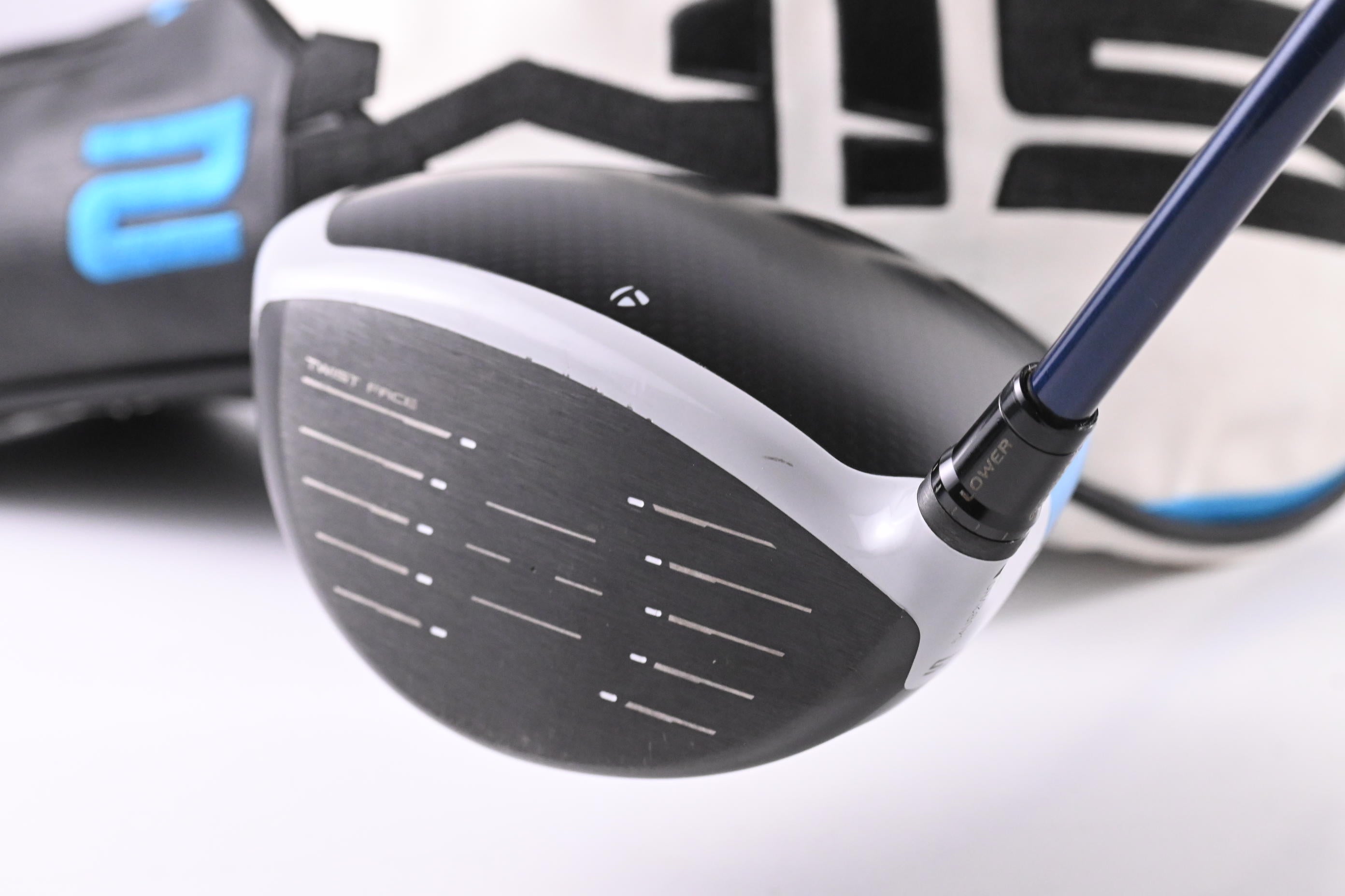Taylormade SIM2 Max Driver / 10.5 Degree / Regular Flex Fujikura Ventus Blue 5
