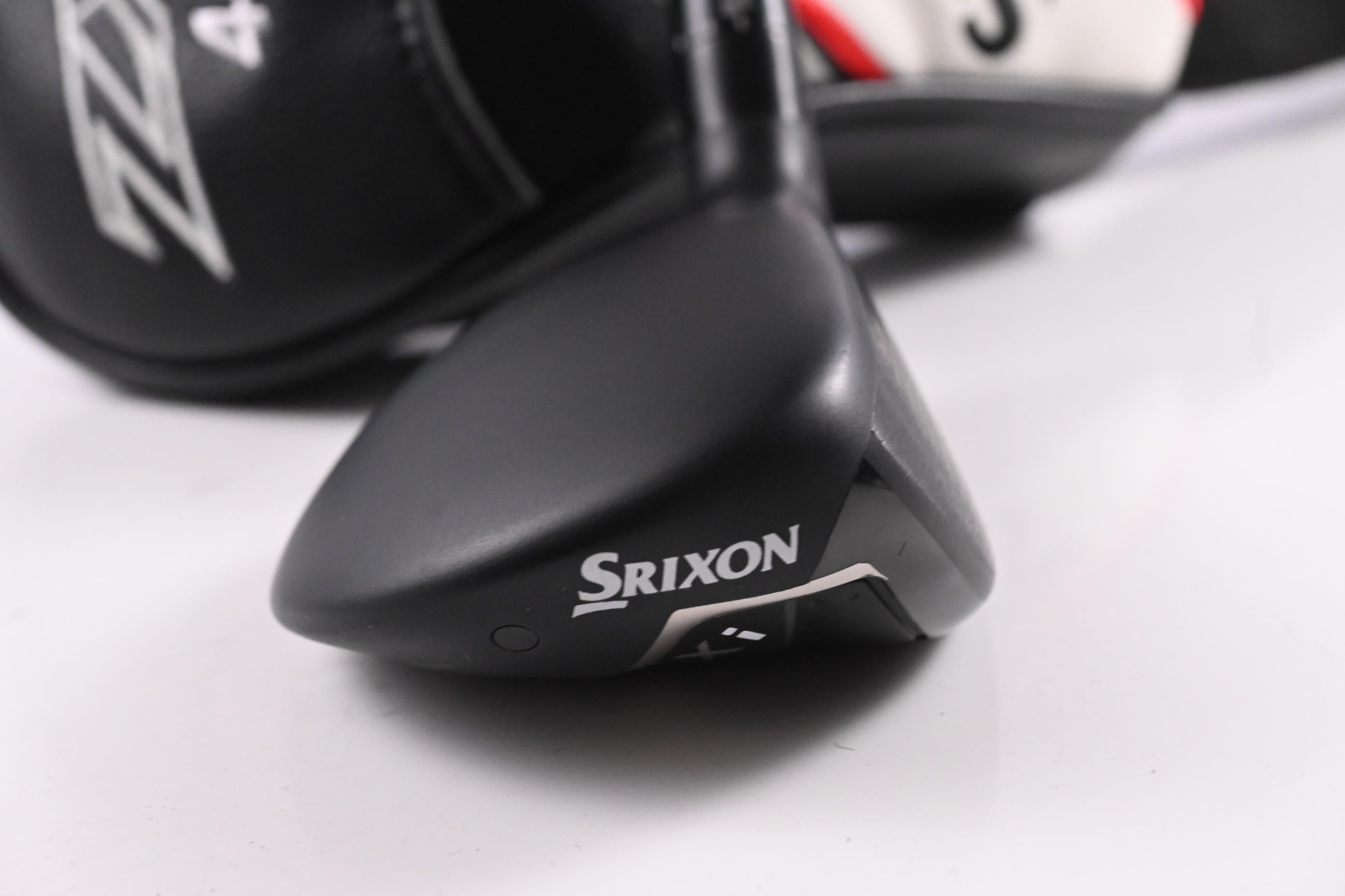 Srixon ZXi #4 Hybrid / 22 Degree / Regular Flex Fujikura Ventus TR Blue 7 Shaft