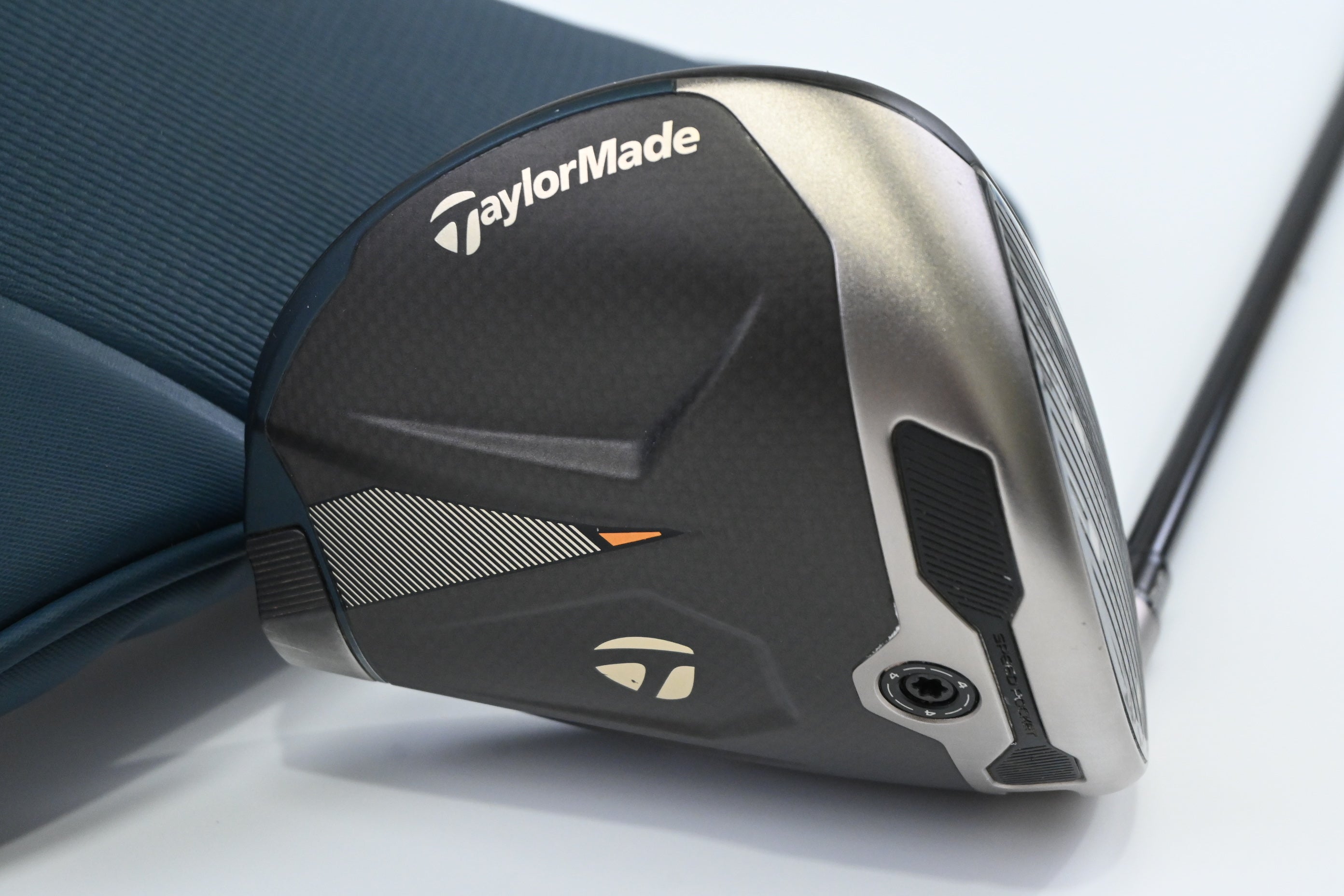 Taylormade Qi4D Max Lite Driver / 12 Degree / Regular Flex Tensei AV Raw Blue 60