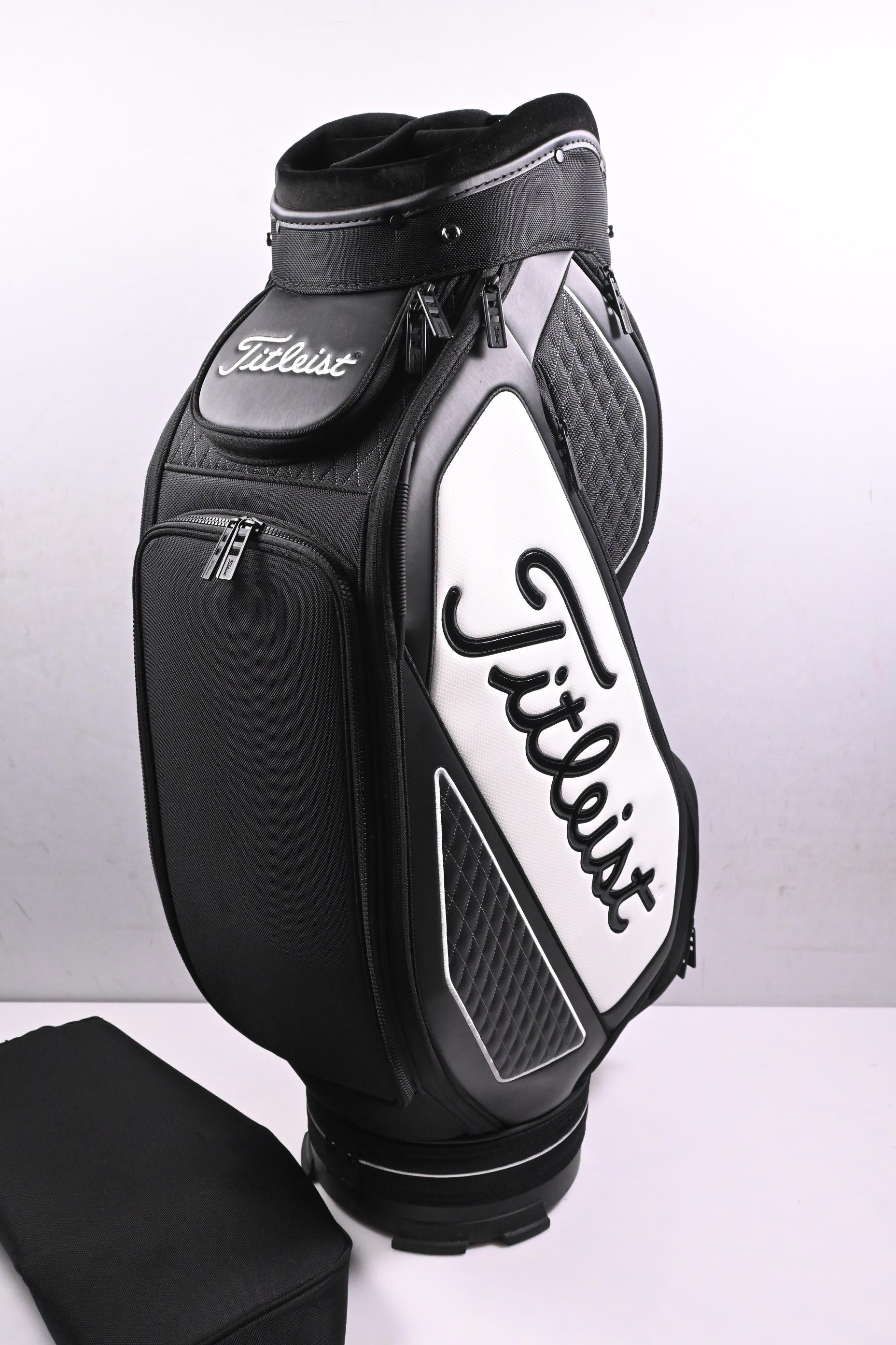 Titleist Midsize Tour Bag / 6-Way Divider / Black, White