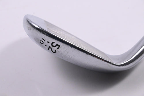 Cleveland CG16 Gap Wedge / 52 Degree / Wedge Flex Dynamic Gold Shaft
