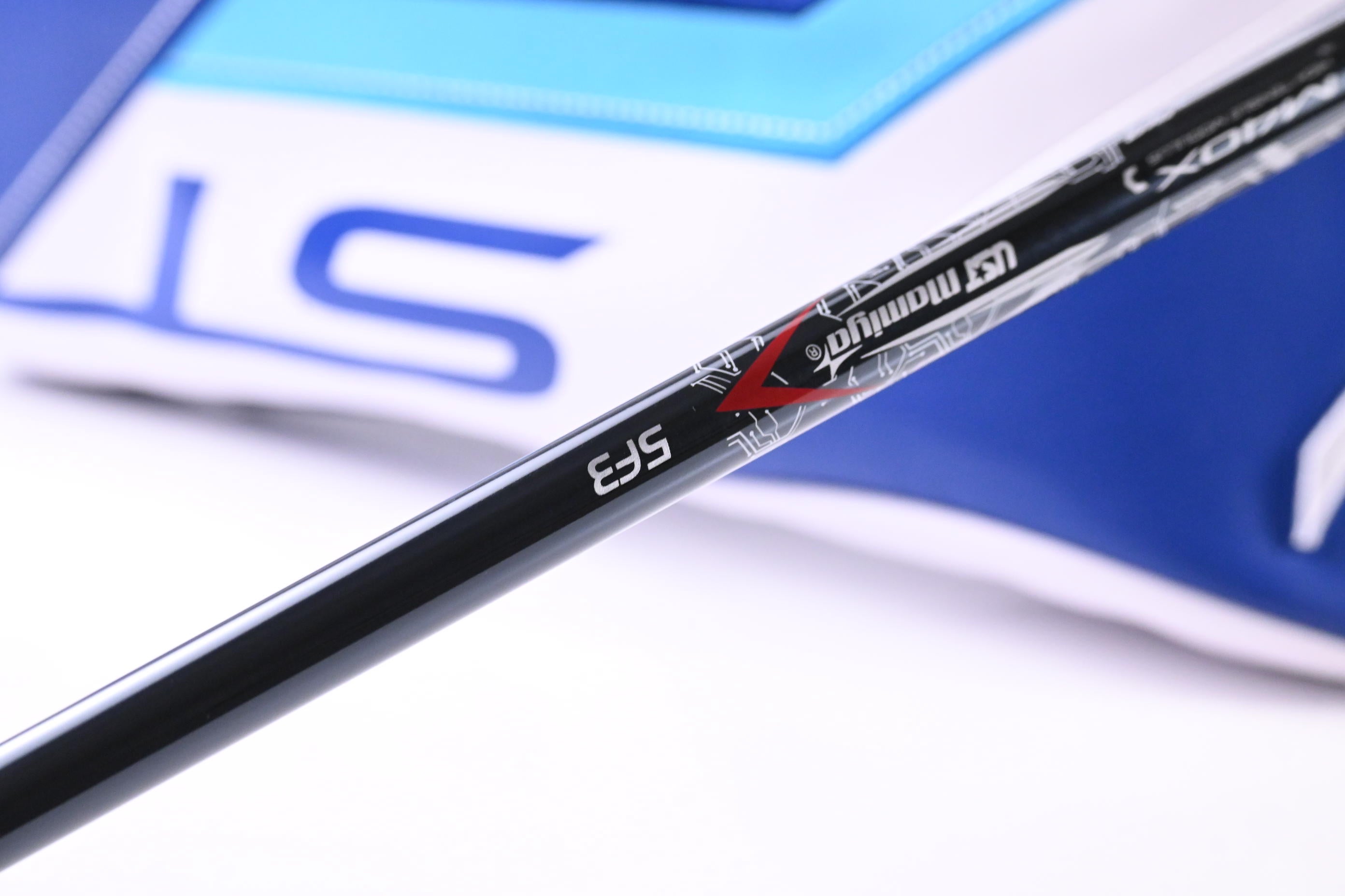 Mizuno ST-Max 230 Driver / 10.5 Degree / Regular Flex UST LIN-Q Red 5 M40X Shaft