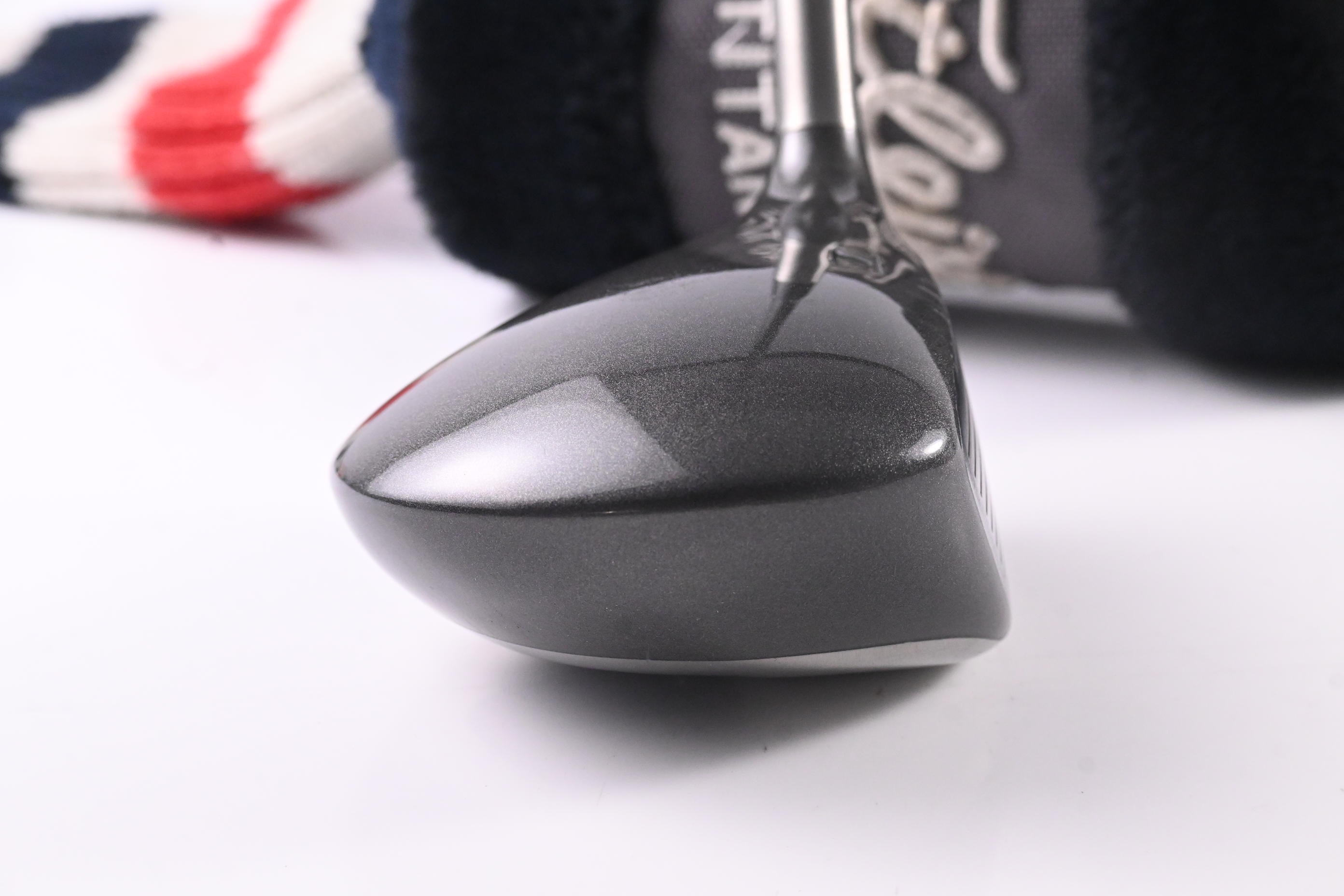 Titleist 975 D Driver / 10.5 Degree / Stiff Flex Titleist Ultralite Shaft