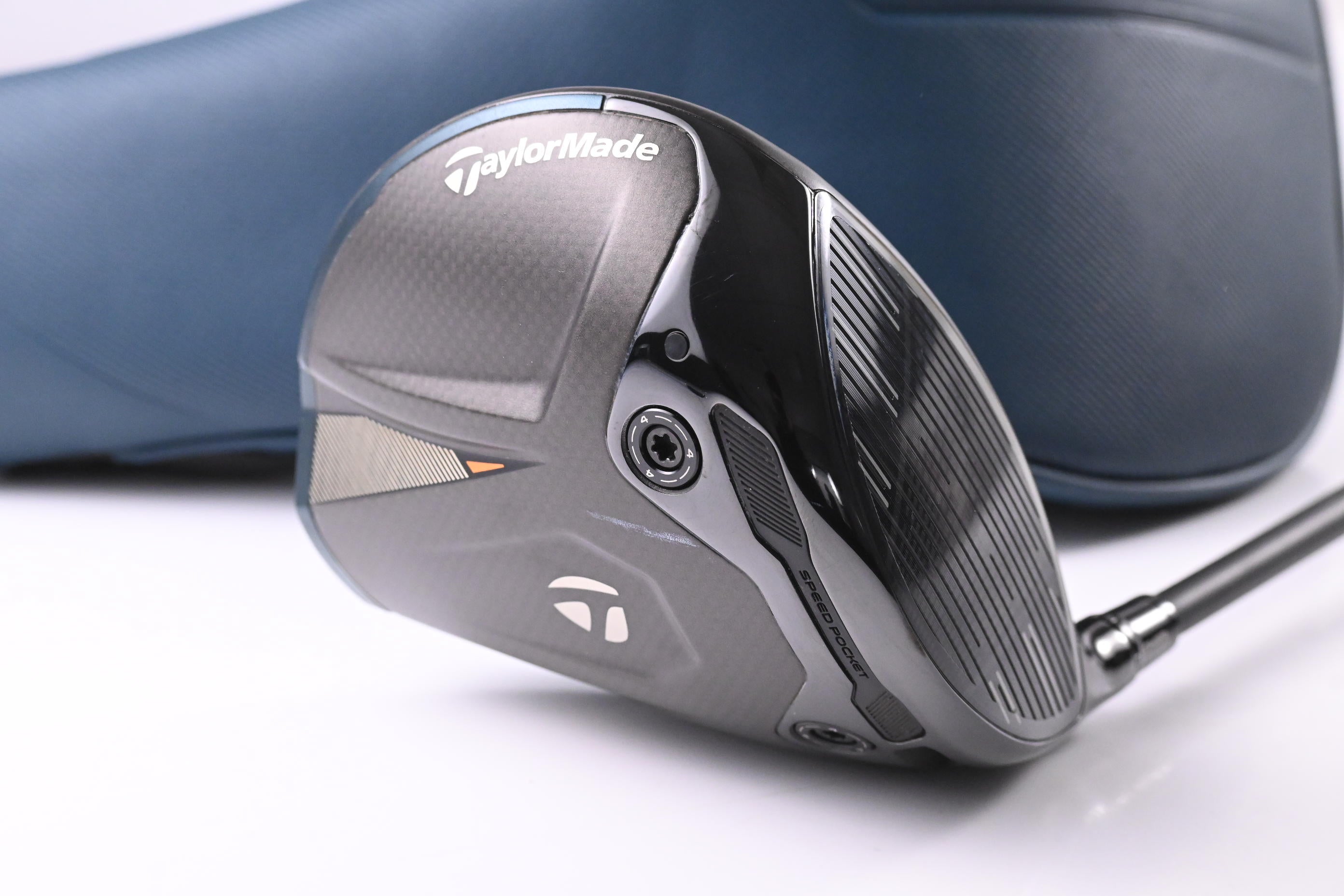 Taylormade Qi4D Driver / 10.5 Degree / Regular Flex Reax Blue 50 Shaft
