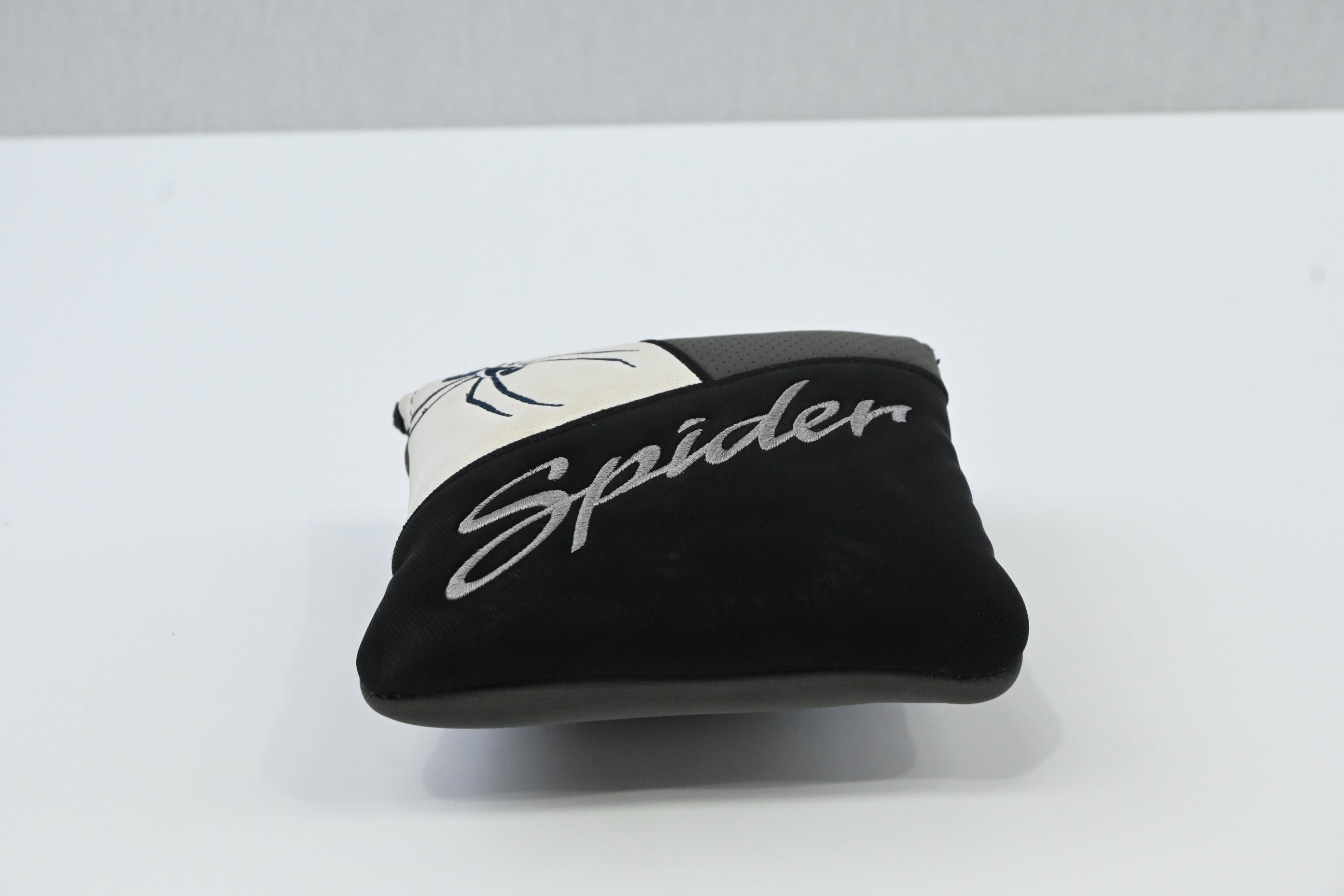 Left Hand Taylormade Spider Tour V 2023 Putter / 34 Inch