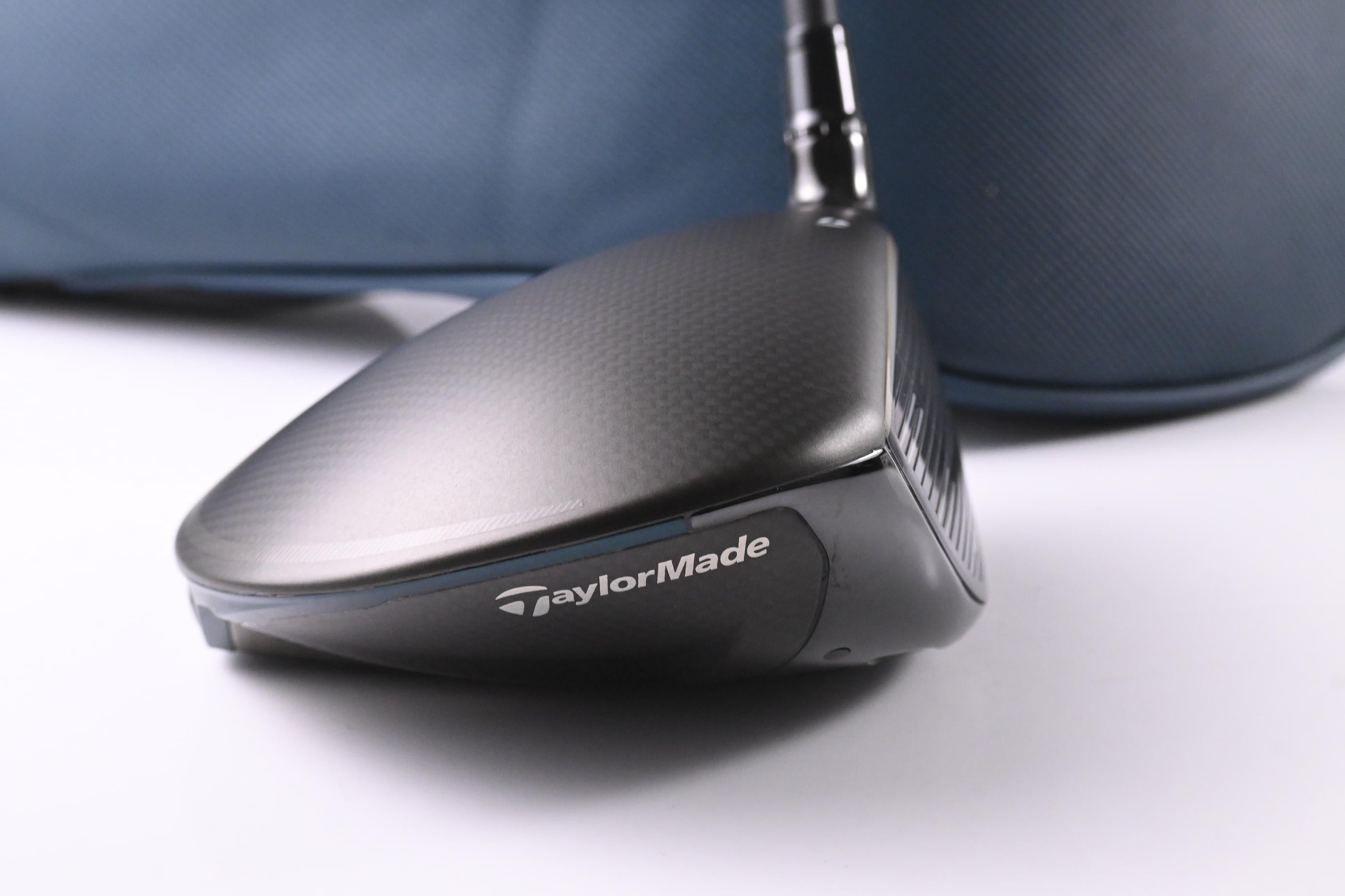 Taylormade Qi4D Driver / 10.5 Degree / Regular Flex Reax Blue 50 Shaft