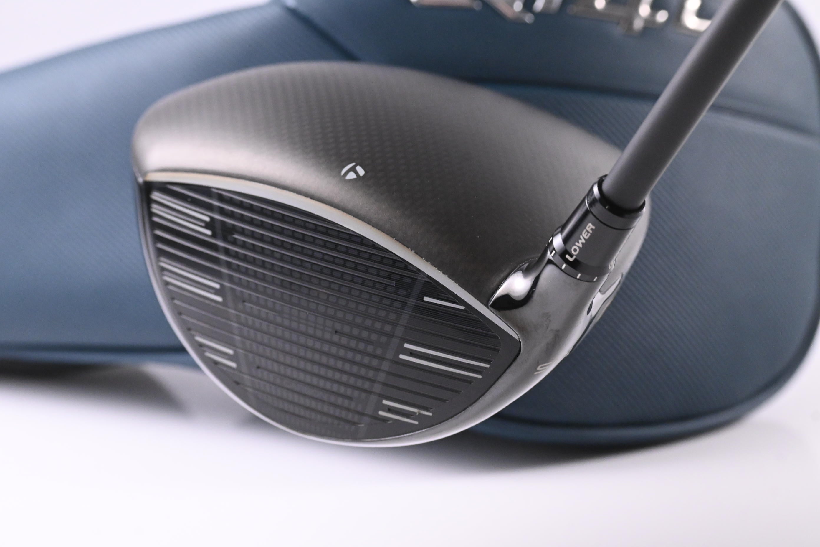 Taylormade Qi4D Driver / 10.5 Degree / Regular Flex Reax Blue 50 Shaft