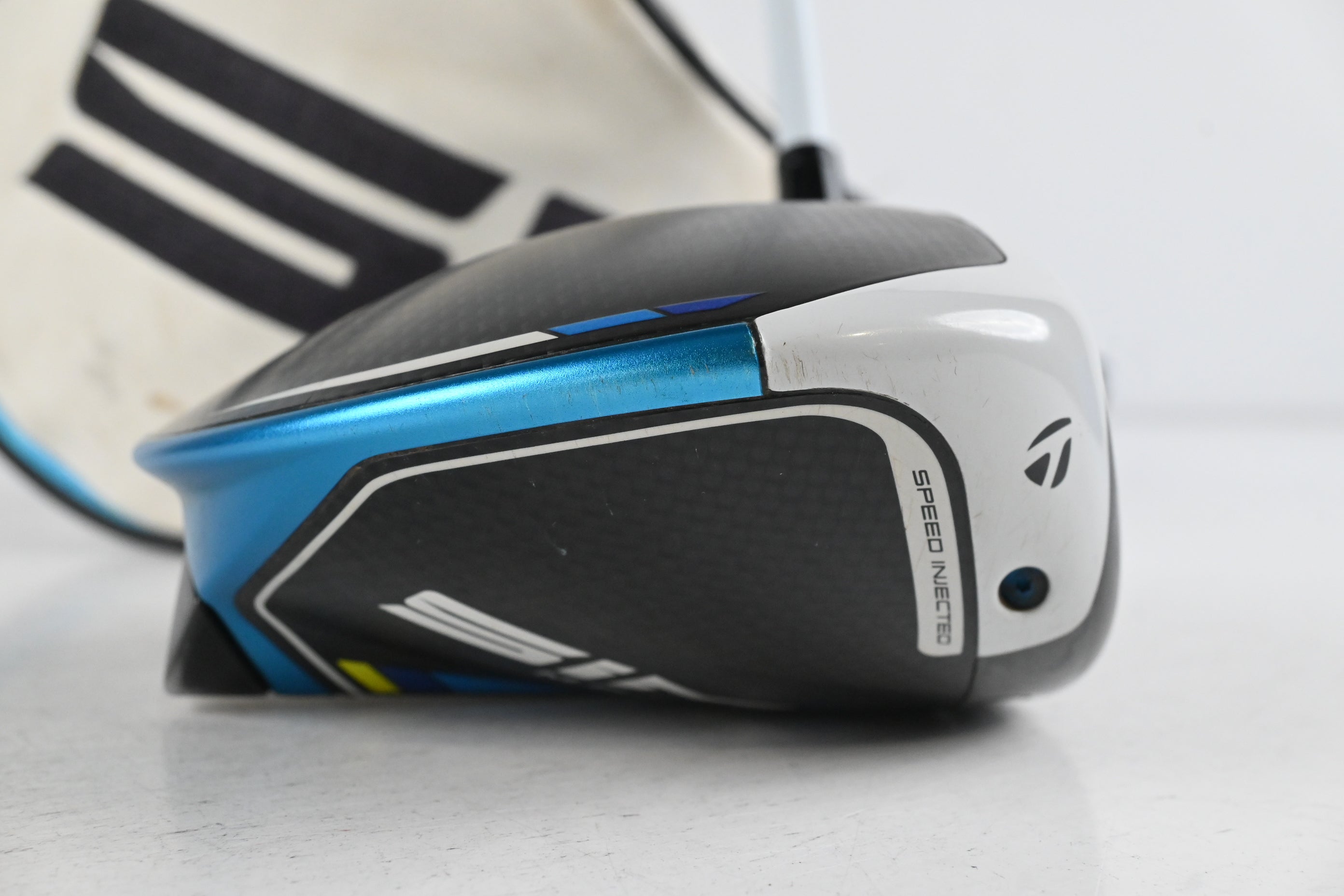 Taylormade SIM2 Max D Driver / 10.5 Degree / Stiff Flex Fujikura Air Speeder 45