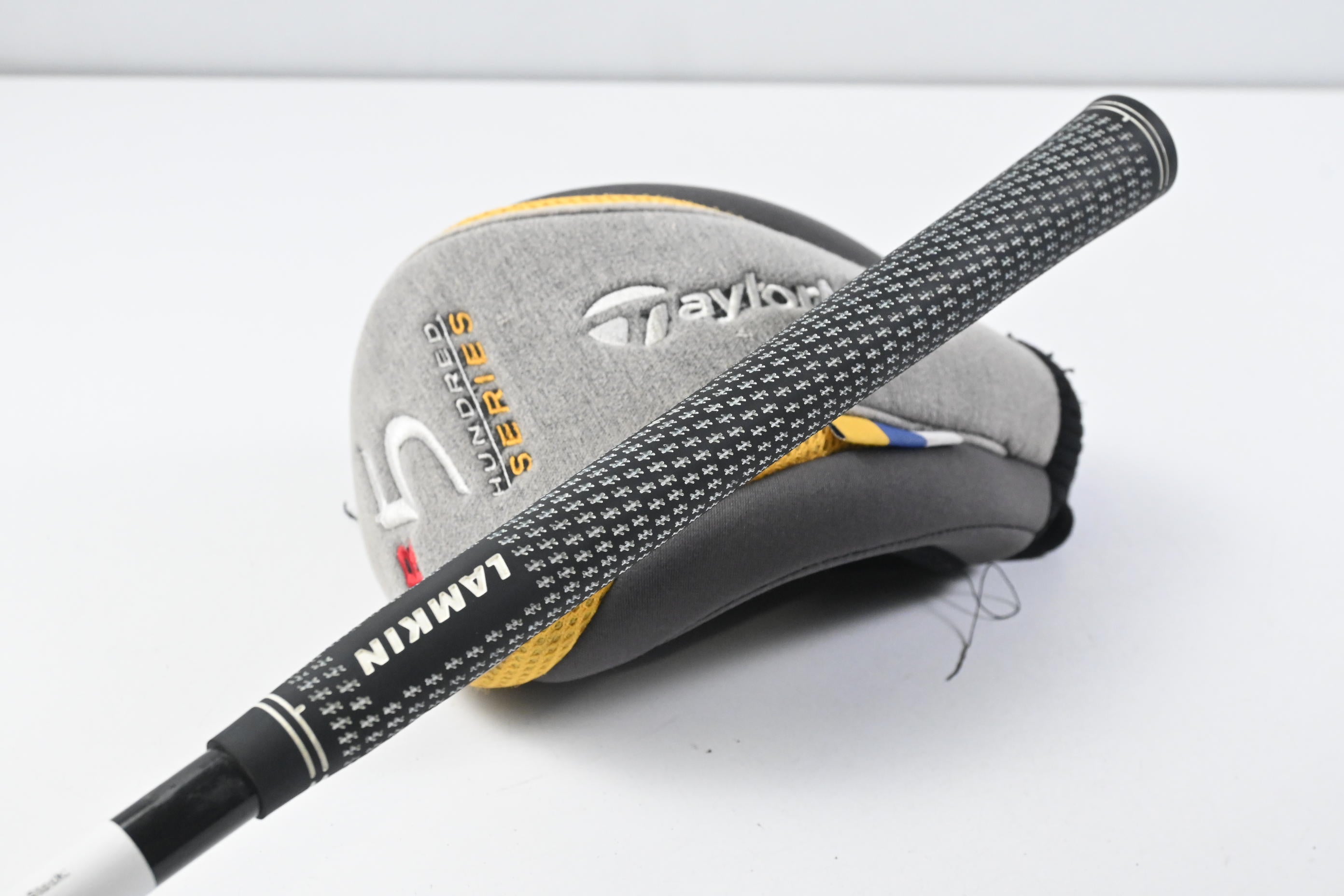 Taylormade R580 XD Driver / 9.5 Degree / Stiff Flex Fujikura Vista Pro 60 Shaft