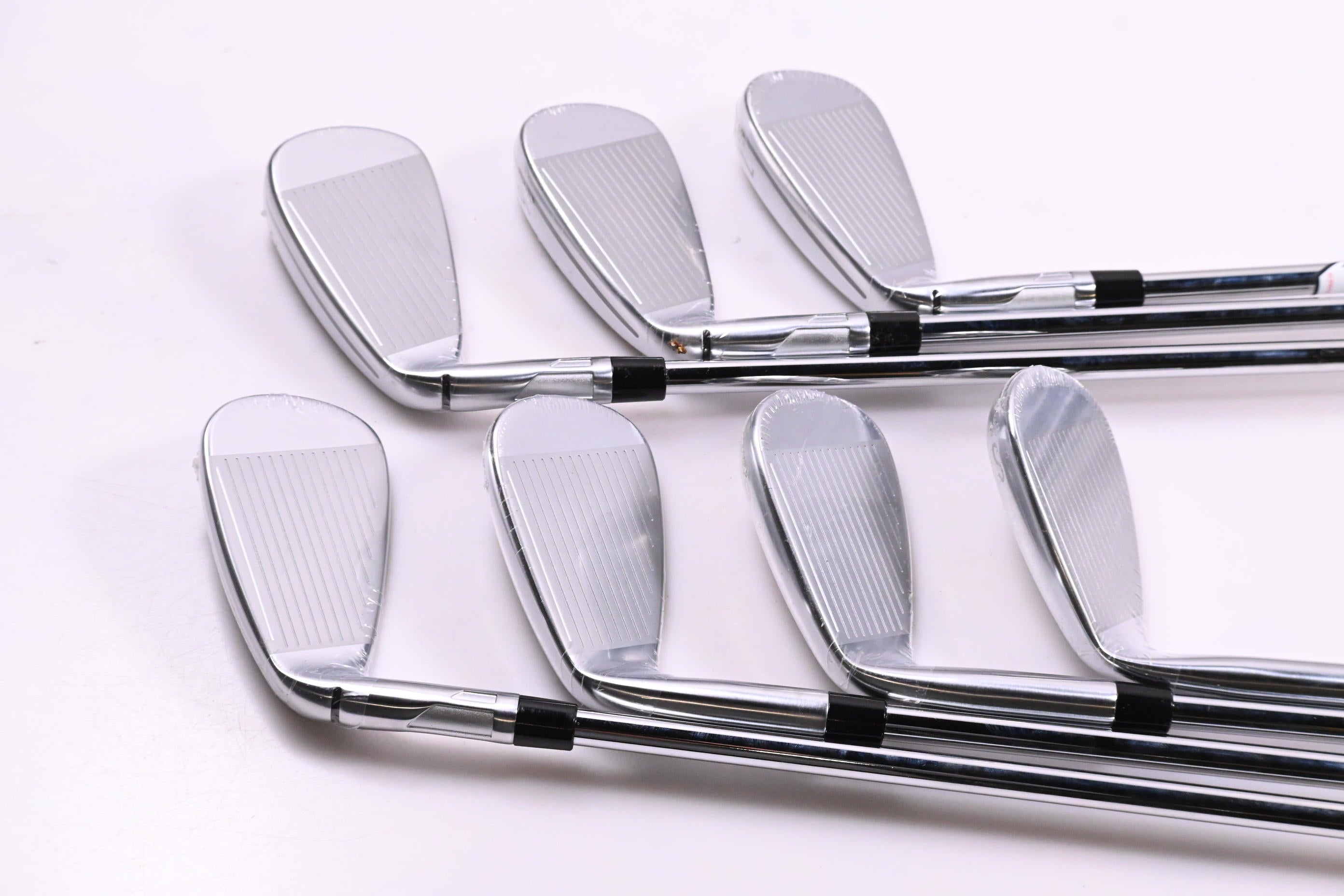 Taylormade Qi Max Irons / 5-PW+SW / Regular Flex KBS MAX MT 85 Shafts
