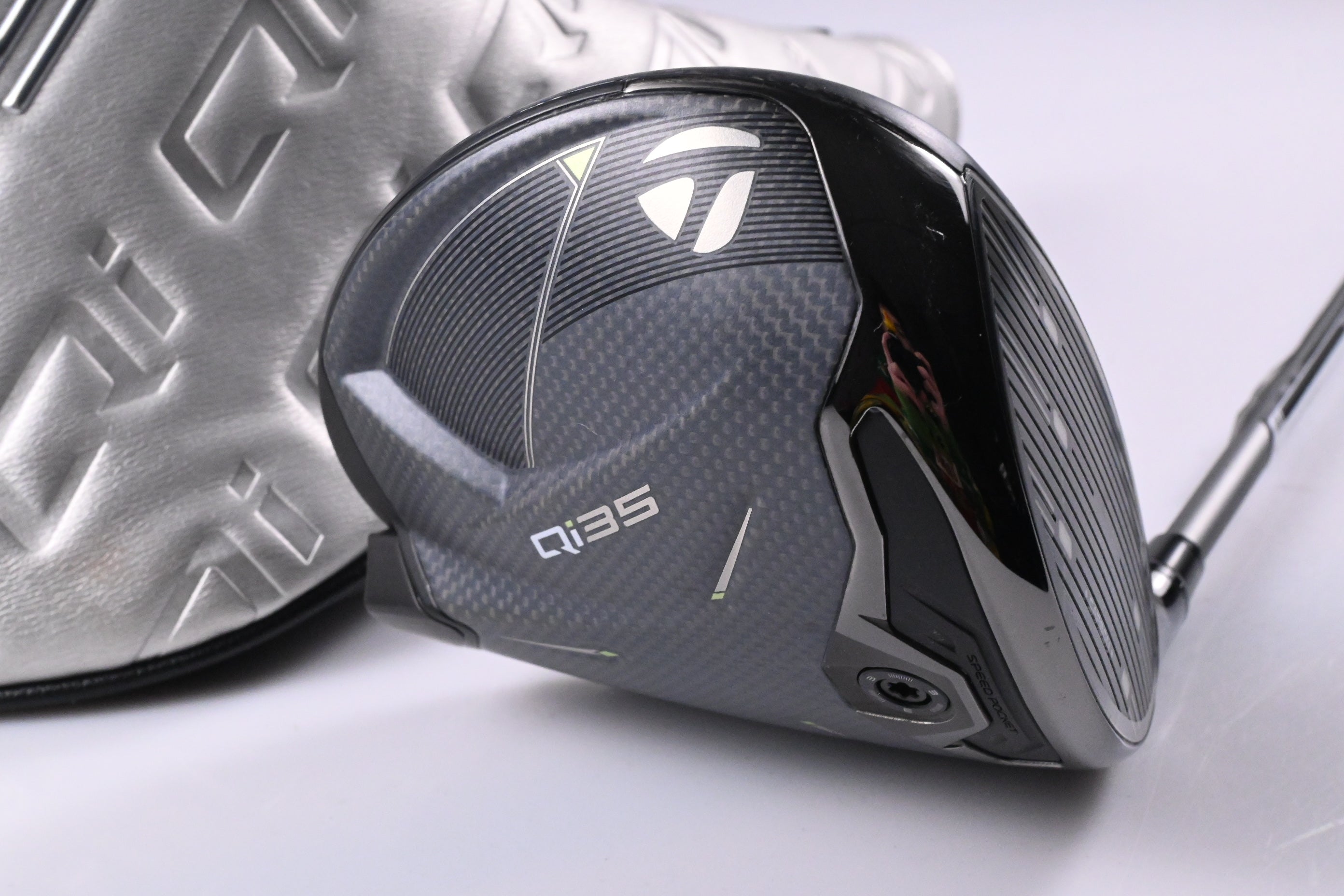 Taylormade Qi35 Driver / 10.5 Degree / Regular Flex Fujikura Air Speeder 50
