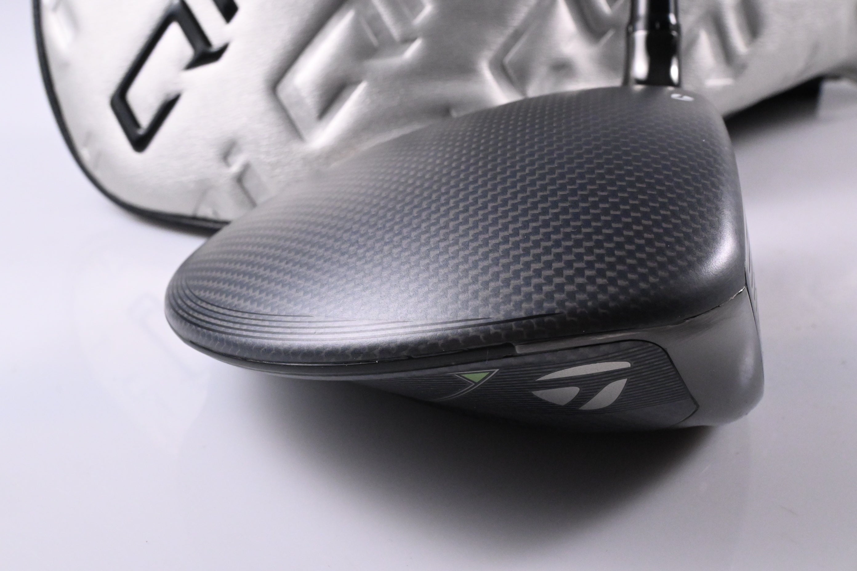 Taylormade Qi35 Driver / 10.5 Degree / Regular Flex Fujikura Air Speeder 50