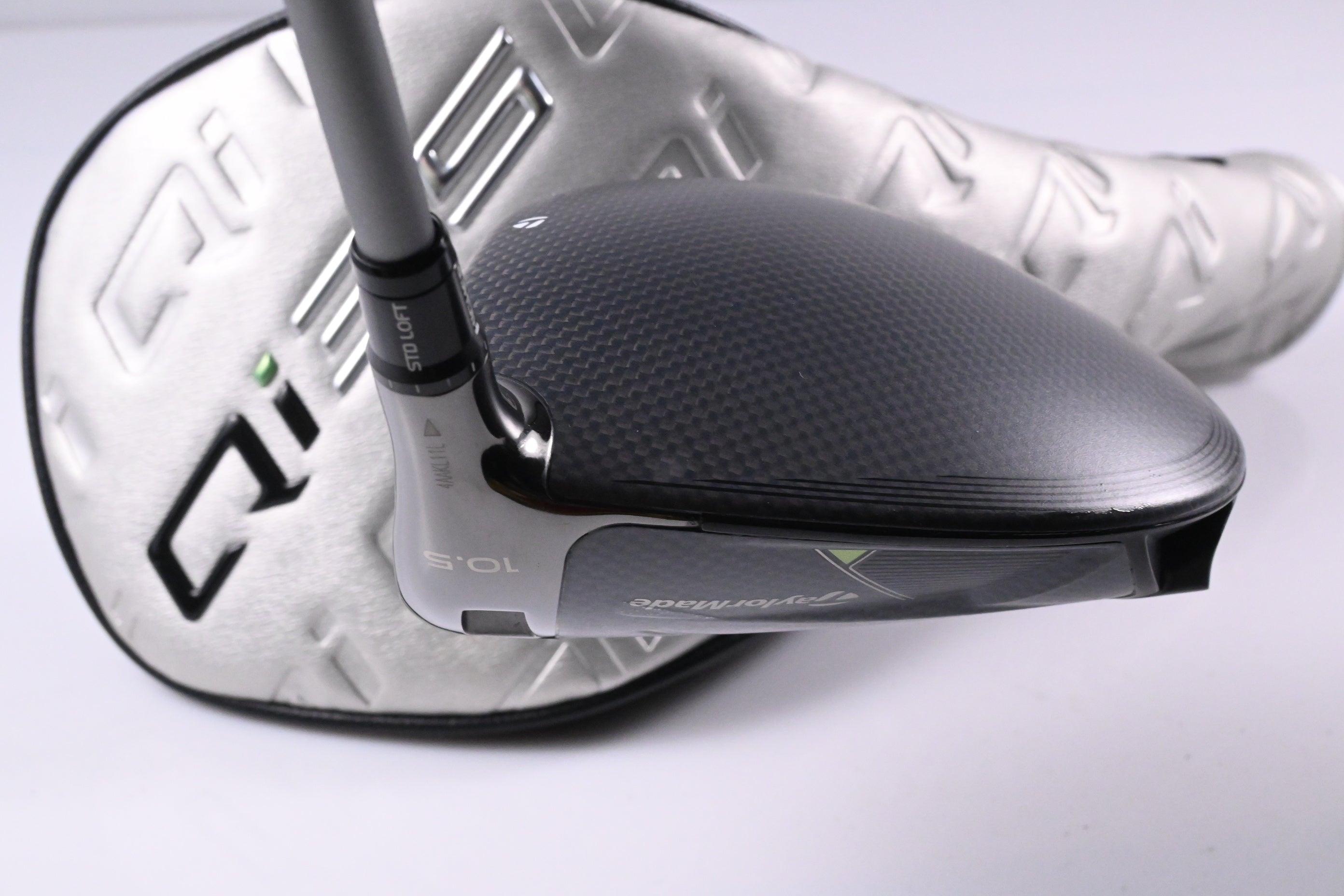 Taylormade Qi35 Driver / 10.5 Degree / Regular Flex Fujikura Air Speeder 50