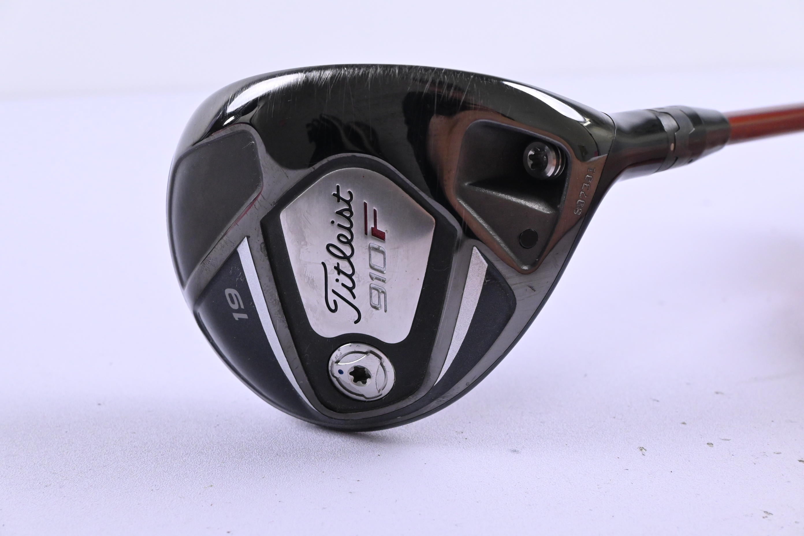 Titleist 910 F #5 Wood / 19 Degree / X-Flex Diamana 'ilima 71 Shaft