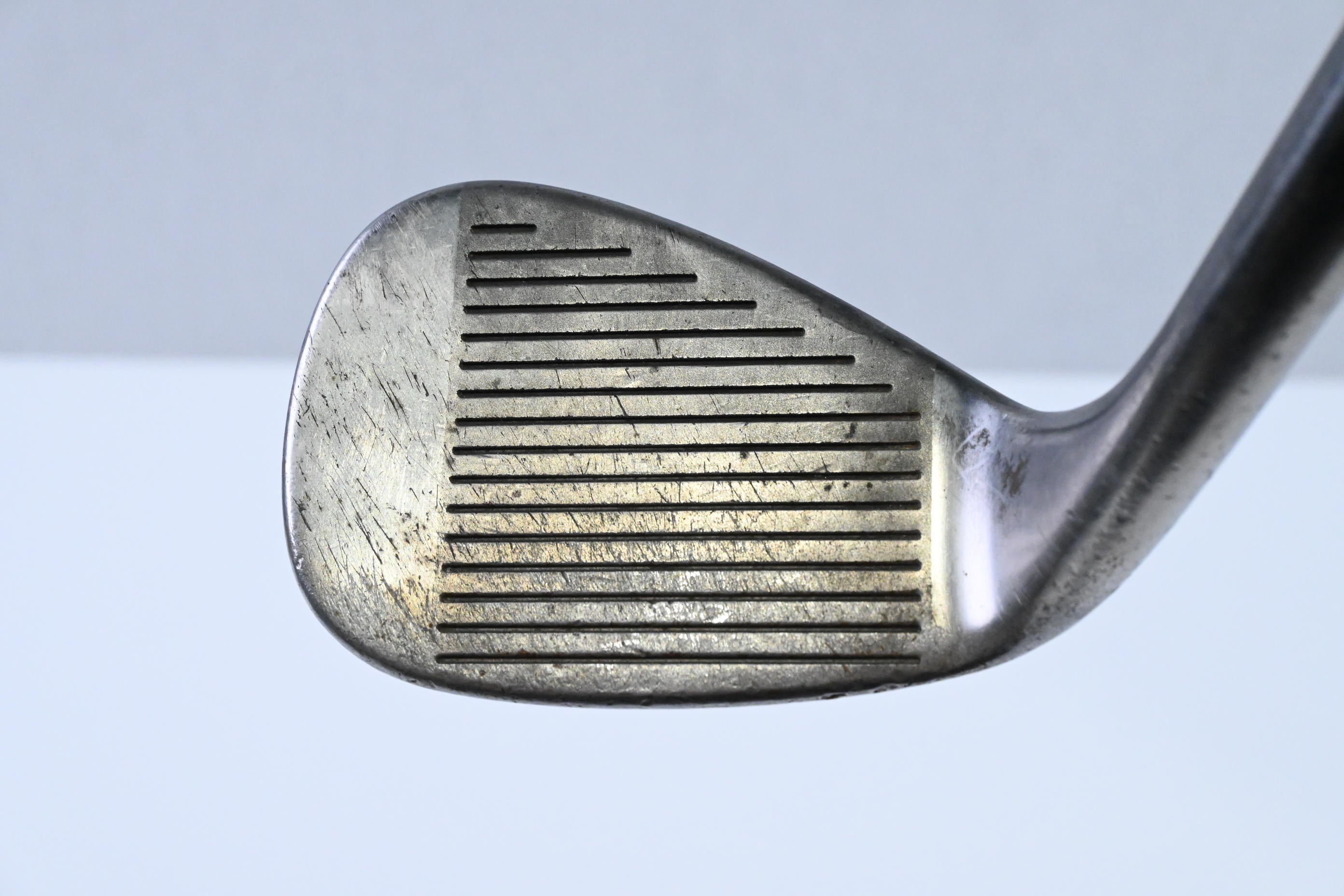 Cleveland 588 Original Sand Wedge / 56 Degree / Stiff Flex Gold Dynamic Shaft