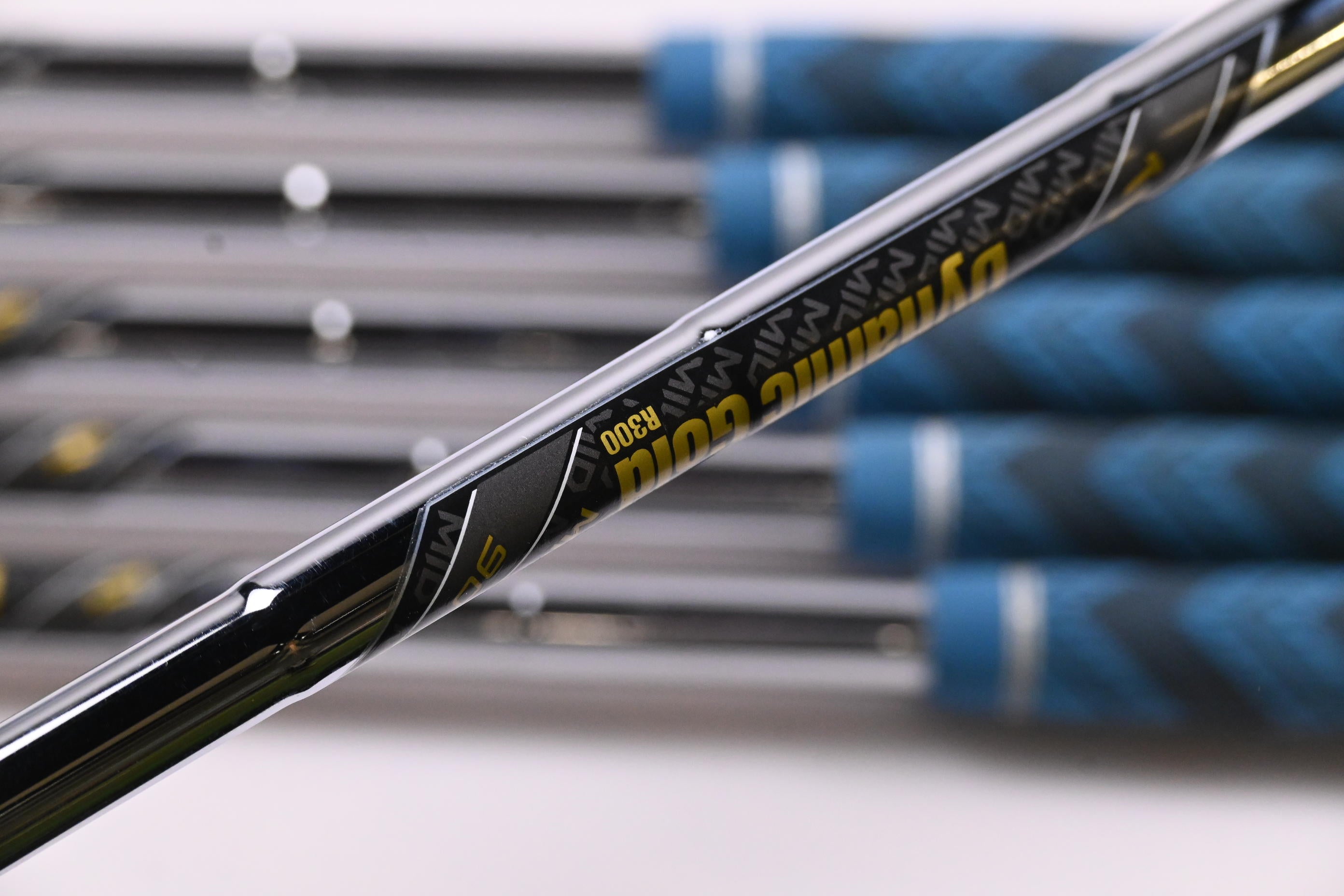 Callaway Apex Ai200 Irons / 6-PW+GW / Regular Flex Dynamic Gold Mid 90 R300