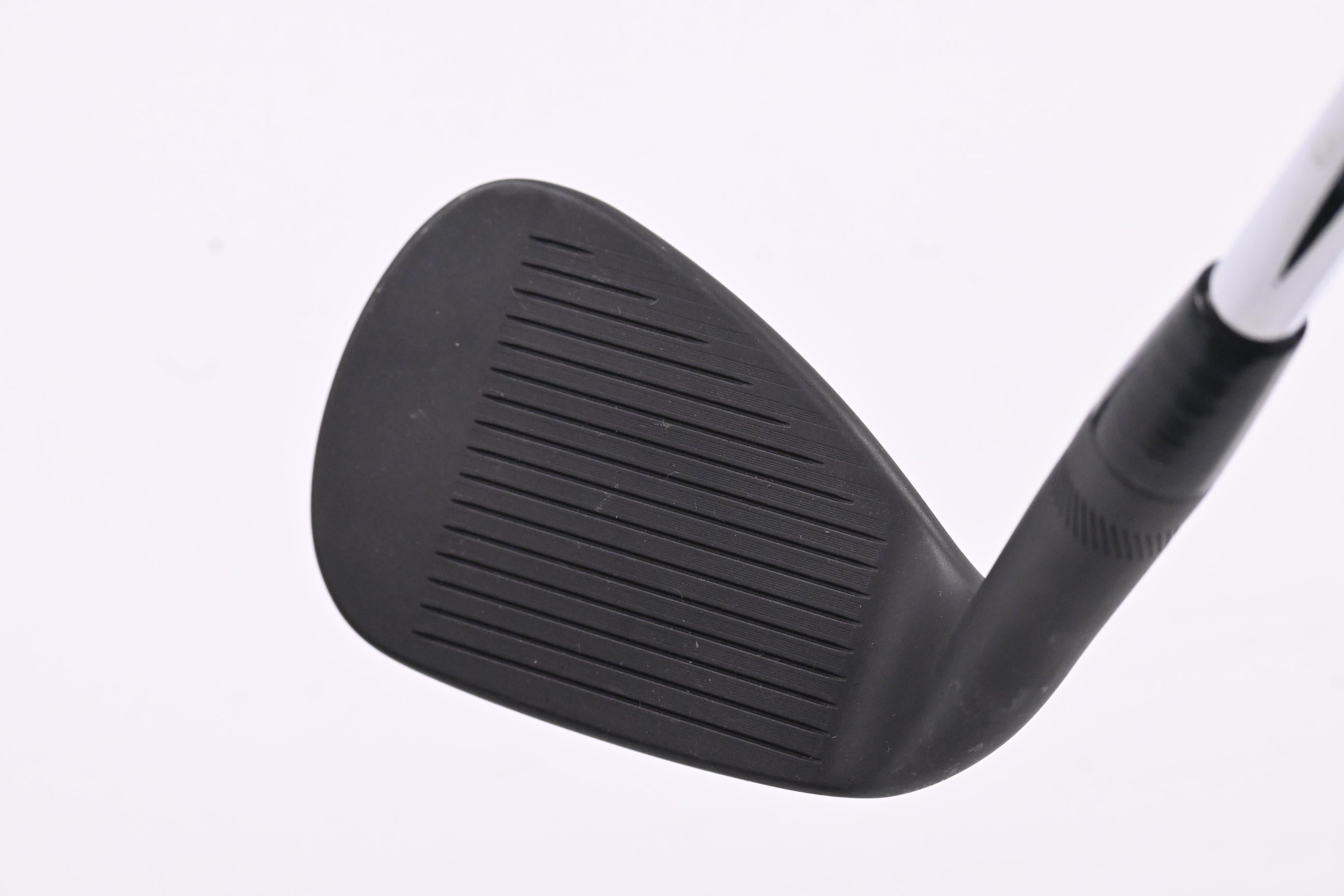 Titleist Vokey SM10 Pitching Wedge / 46 Degree / X-Flex Dynamic Gold X Seven